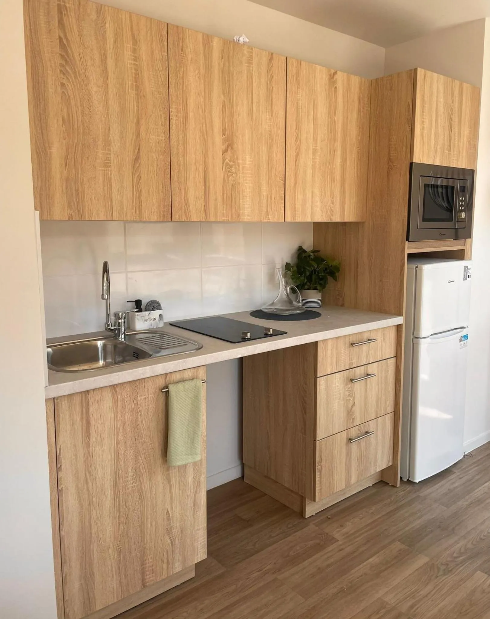 Kitchen or kitchenette in Zenao Appart'hôtels Châlons-en-Champagne