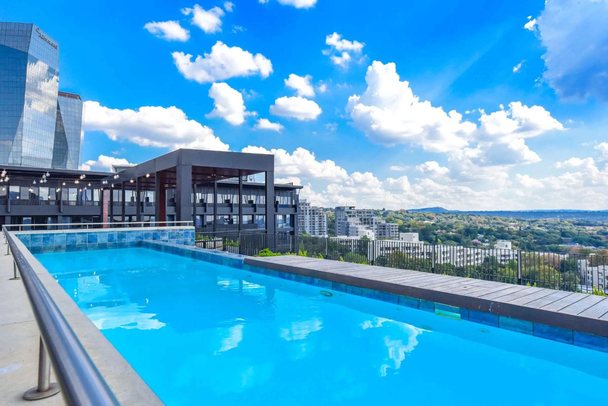 The Lineal Luxury Apartments - Airscape