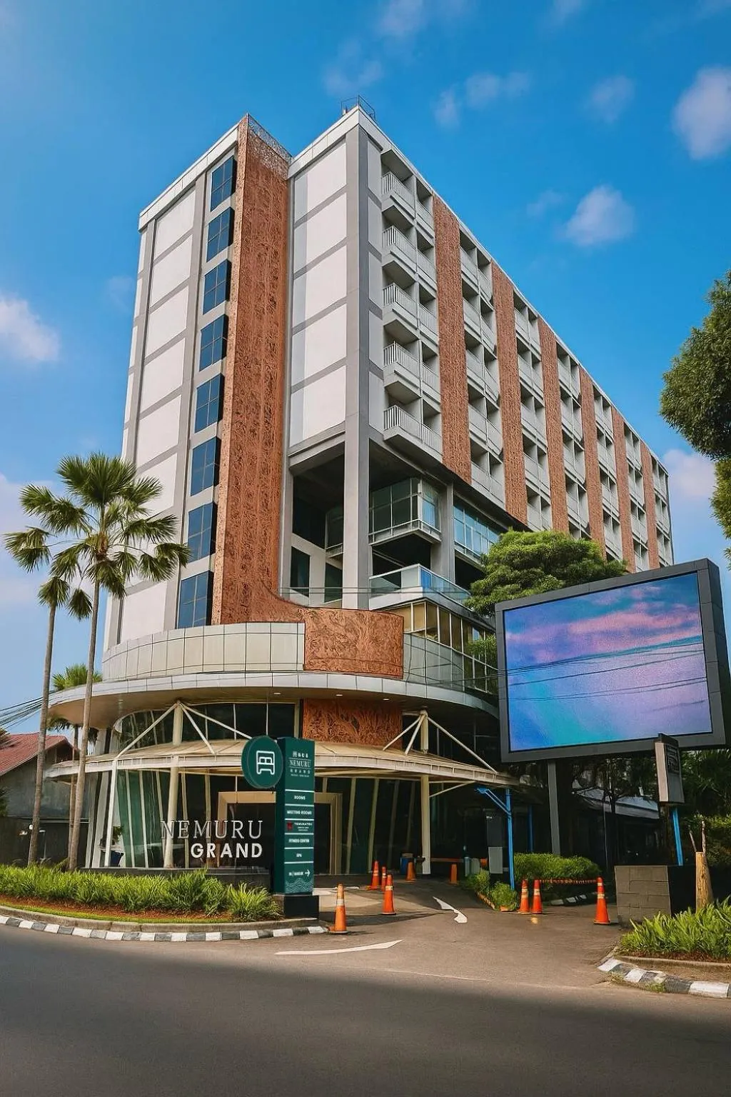 Nemuru Grand Bellevue Radio Dalam