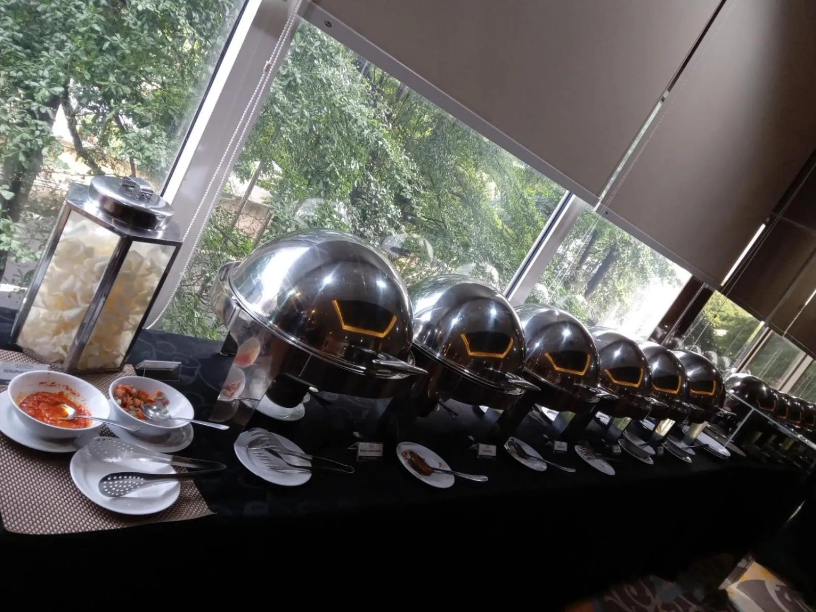 Nemuru Grand Bellevue Radio Dalam