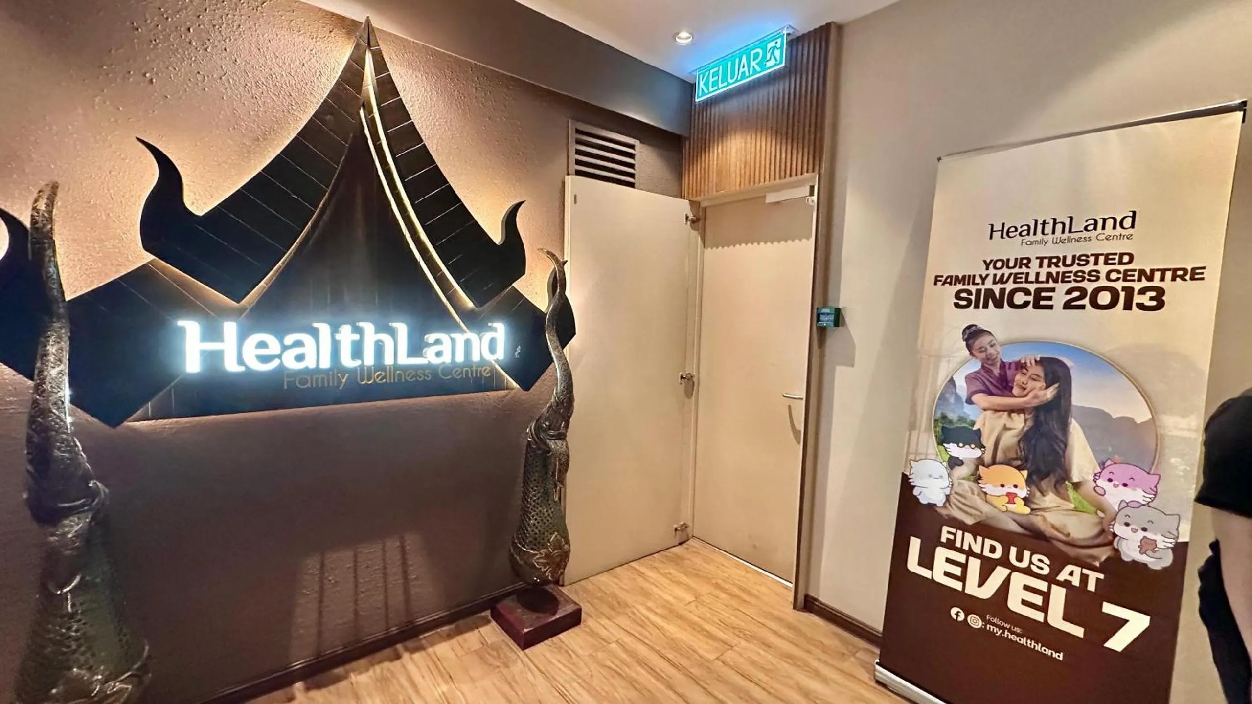 Property building in Ukiyo Hotel by manatidur