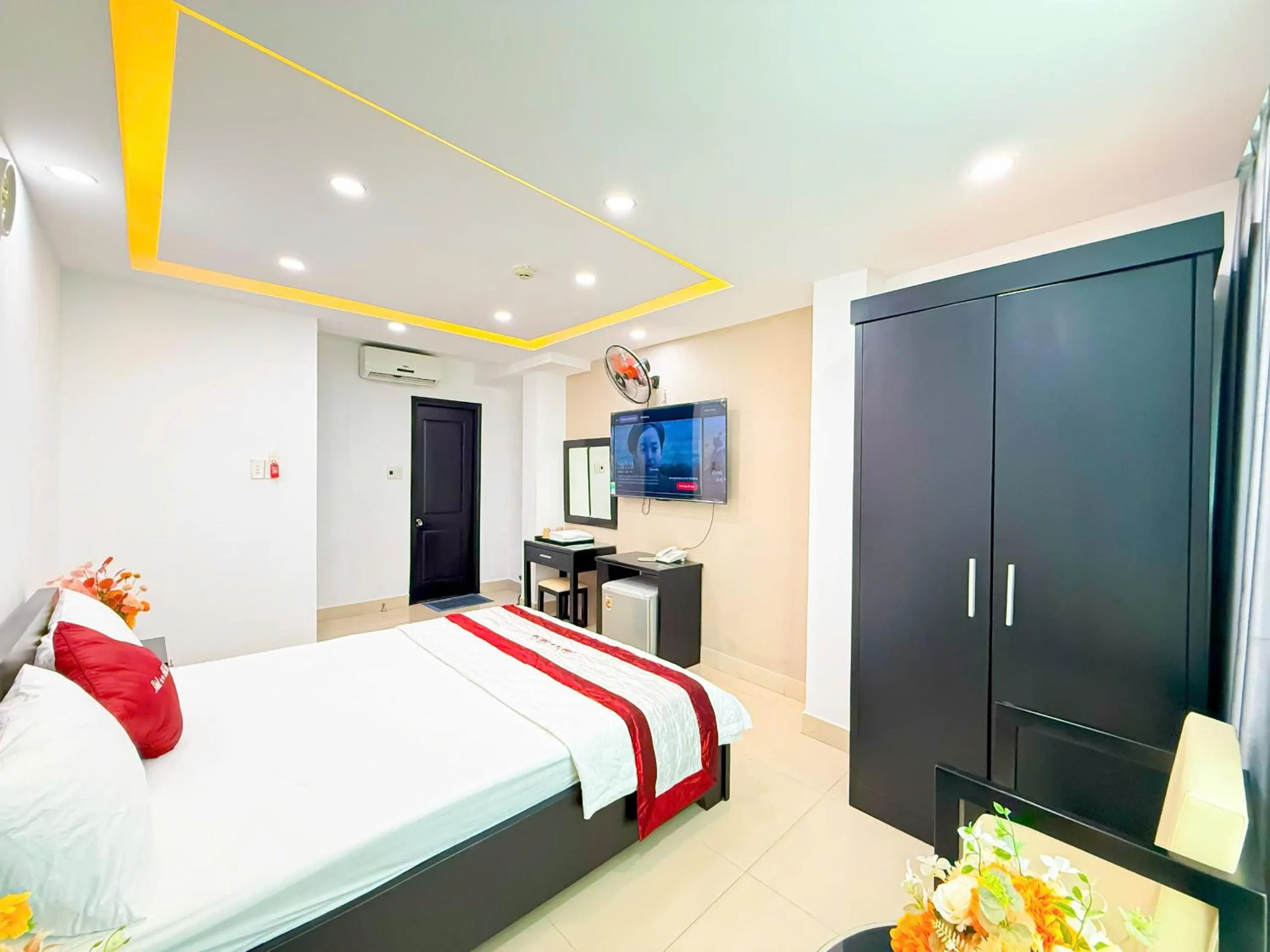 Bed in Bien Sao Hotel Duong Quang Ham