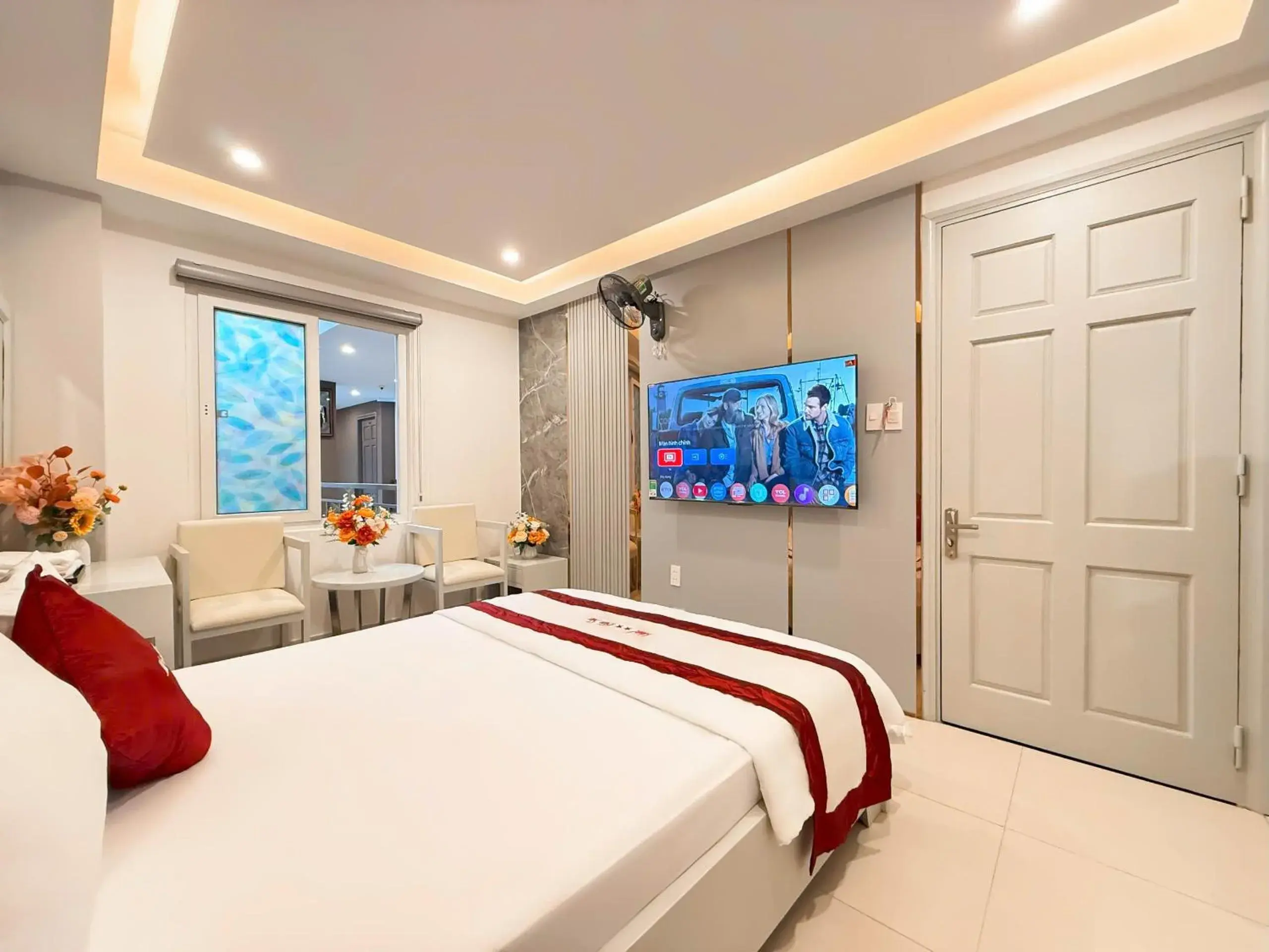 Deluxe Double Room in Bien Sao Hotel Duong Quang Ham Deluxe Double Room in Bien Sao Hotel Duong Quang Ham