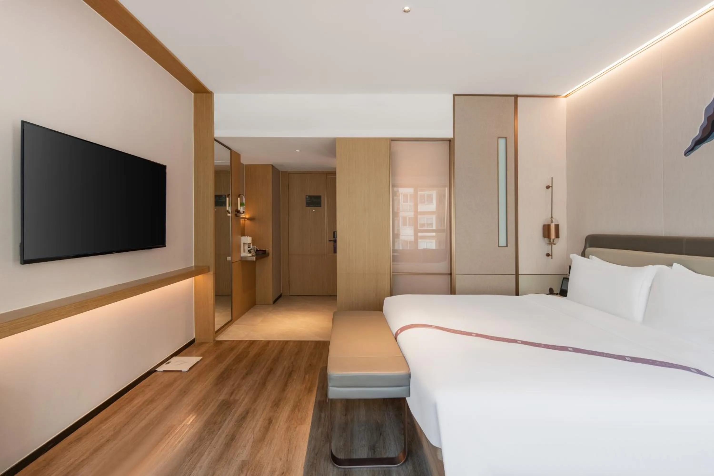 Deluxe Double Room in Shanghai Elong Hotel by the bund and Nanjing road Pedestrian street