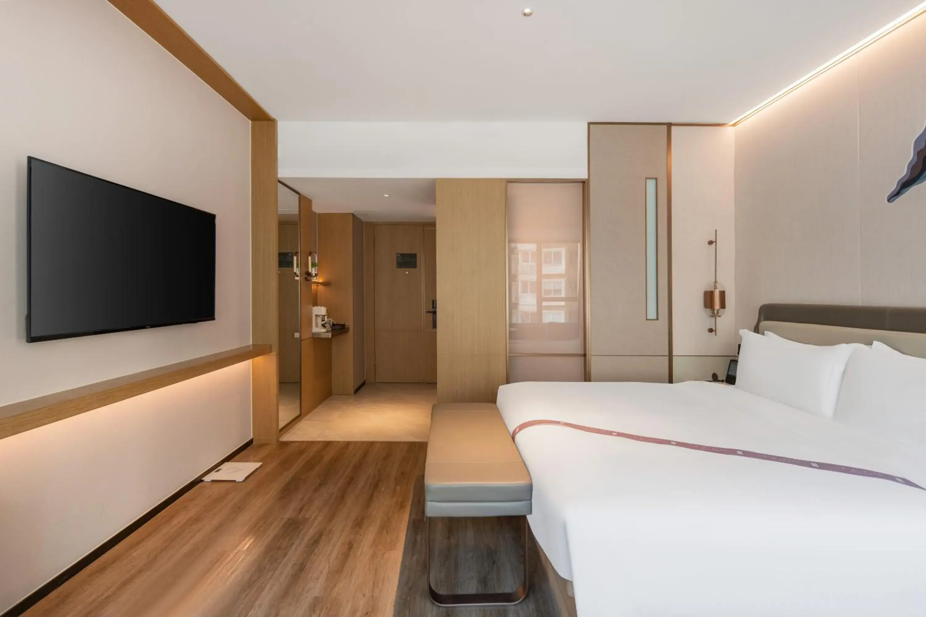 Deluxe Double Room in Shanghai Elong Hotel by the bund and Nanjing road Pedestrian street Deluxe Double Room in Shanghai Elong Hotel by the bund and Nanjing road Pedestrian street