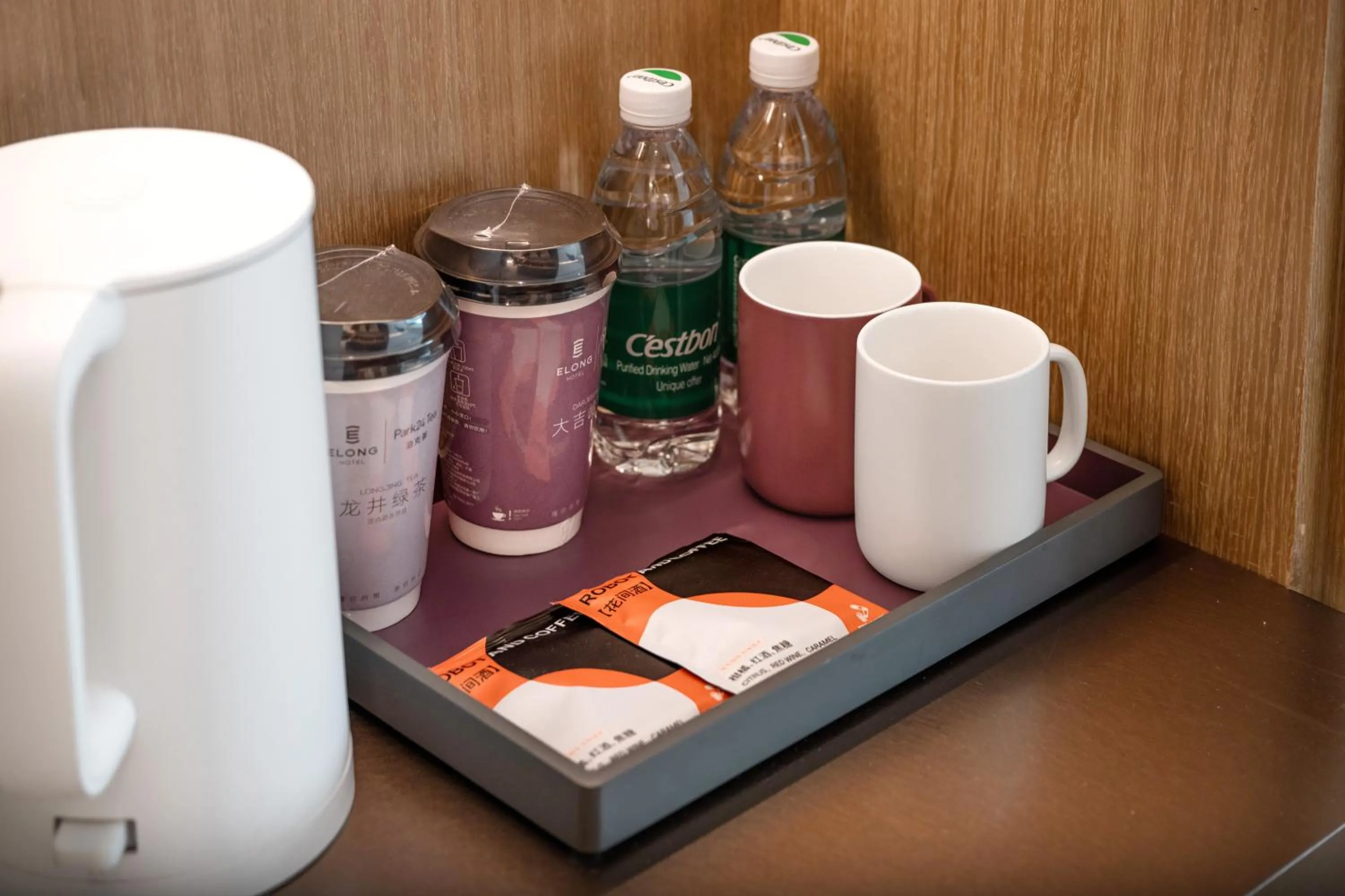 Economy Twin Room in Shanghai Elong Hotel by the bund and Nanjing road Pedestrian street