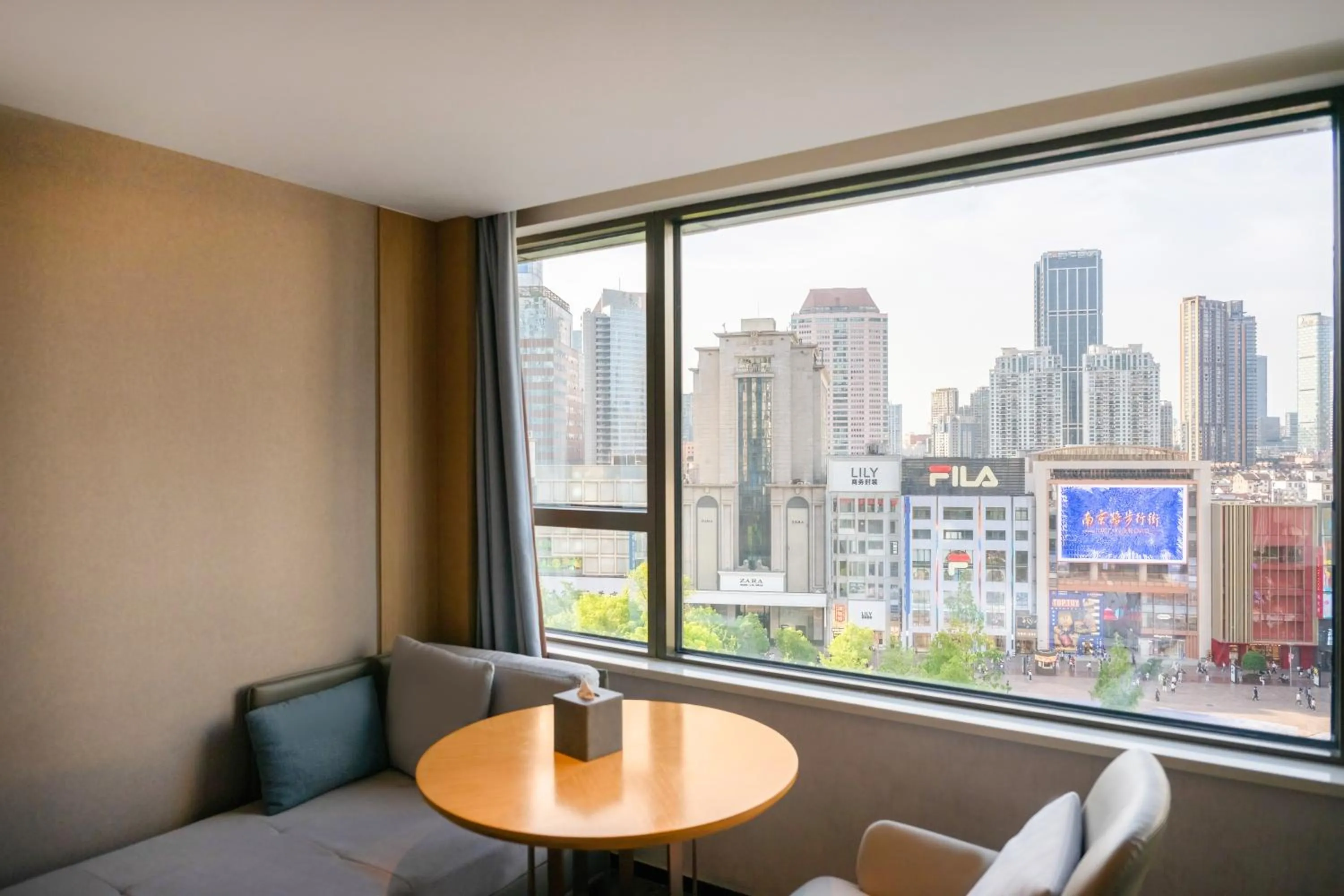 Economy Twin Room in Shanghai Elong Hotel by the bund and Nanjing road Pedestrian street