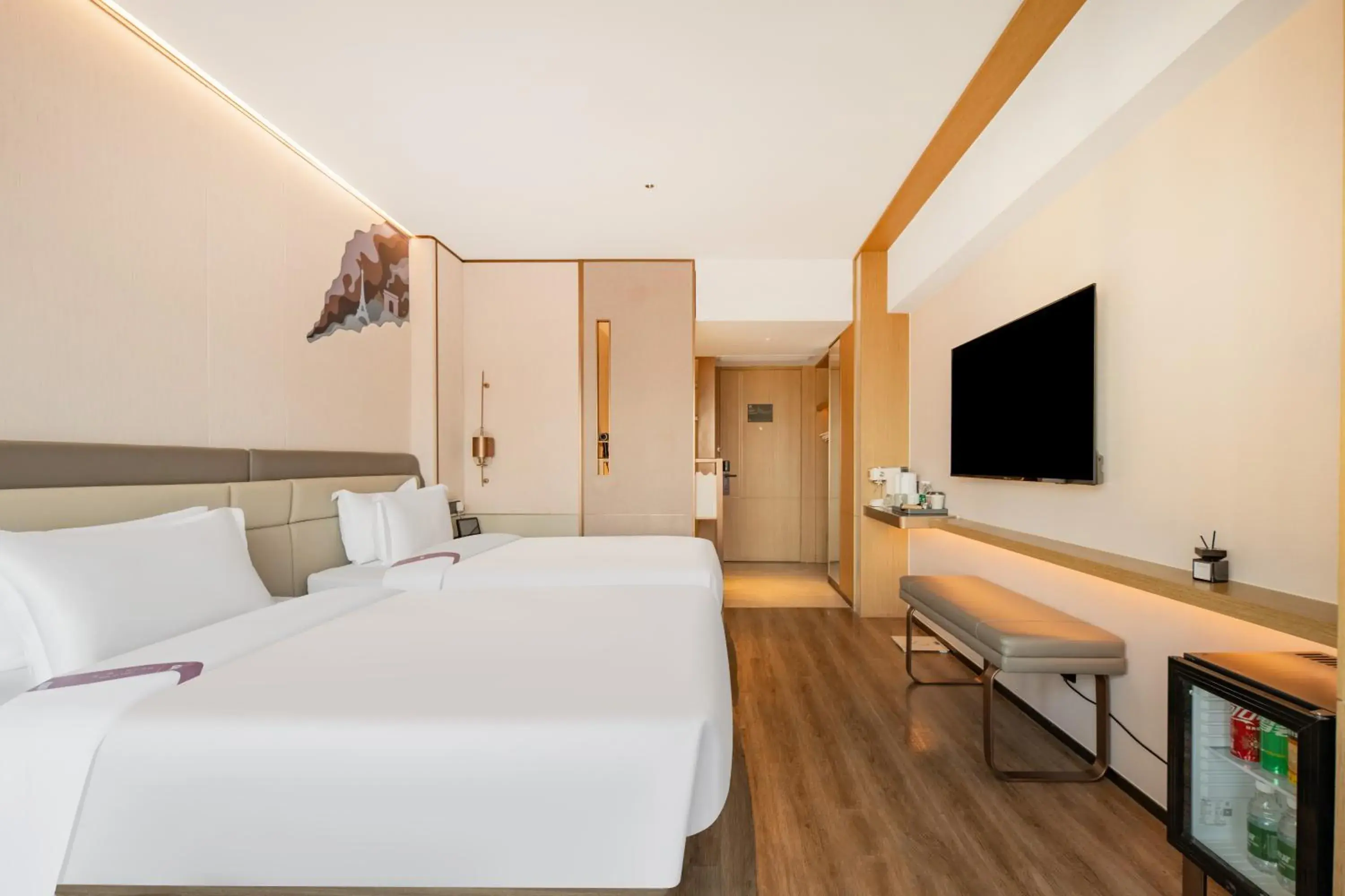 Economy Twin Room in Shanghai Elong Hotel by the bund and Nanjing road Pedestrian street Economy Twin Room in Shanghai Elong Hotel by the bund and Nanjing road Pedestrian street