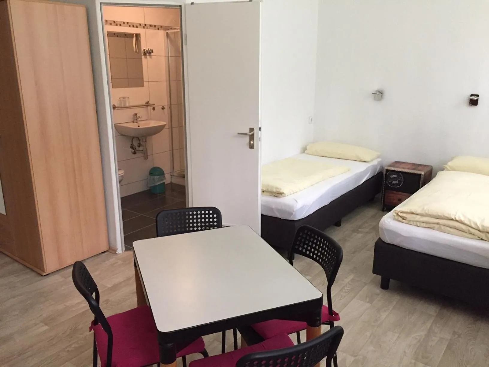 Bedroom, Bed in Jugendhotel Nürnberg