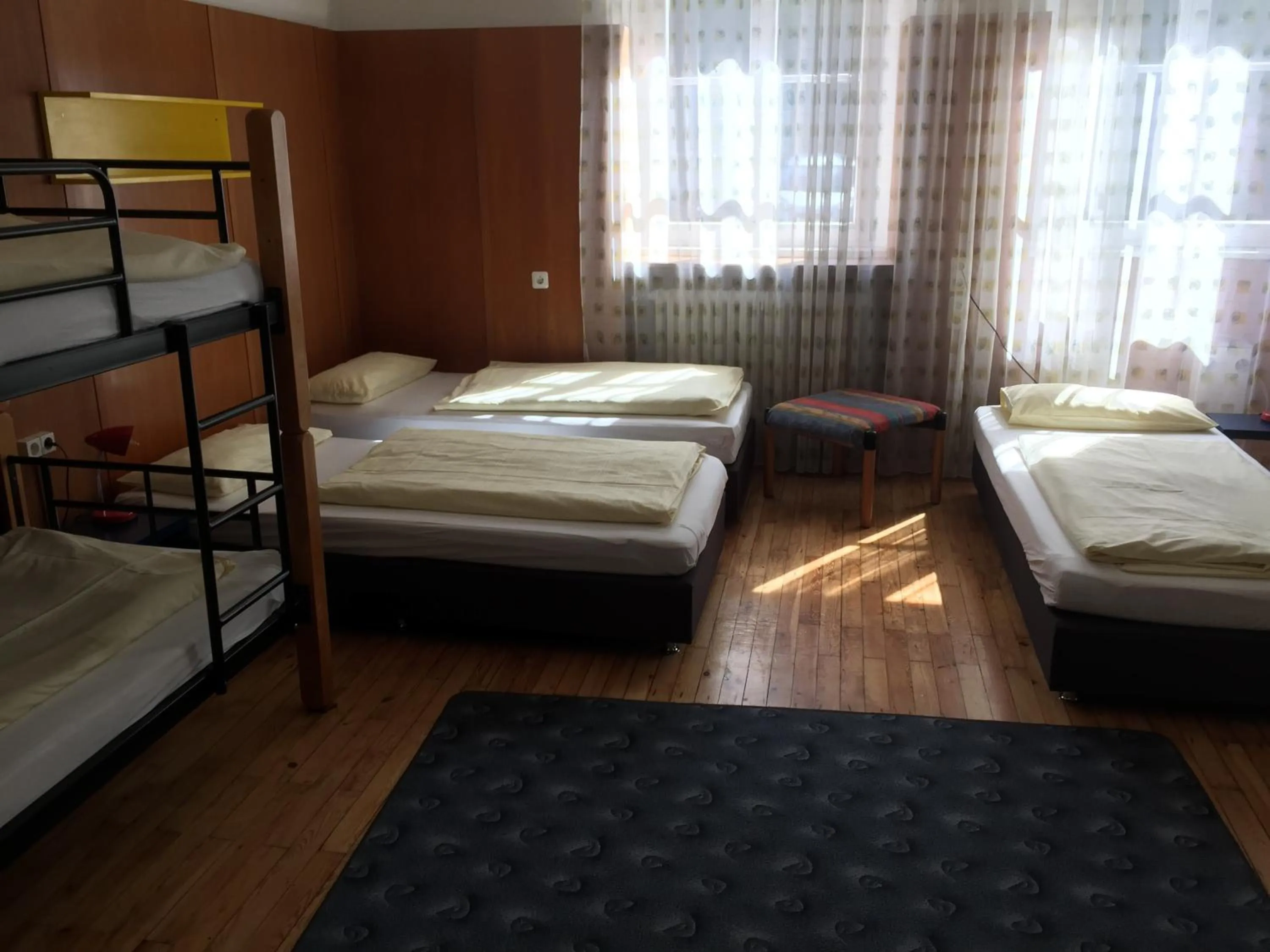 Bed in Jugendhotel Nürnberg