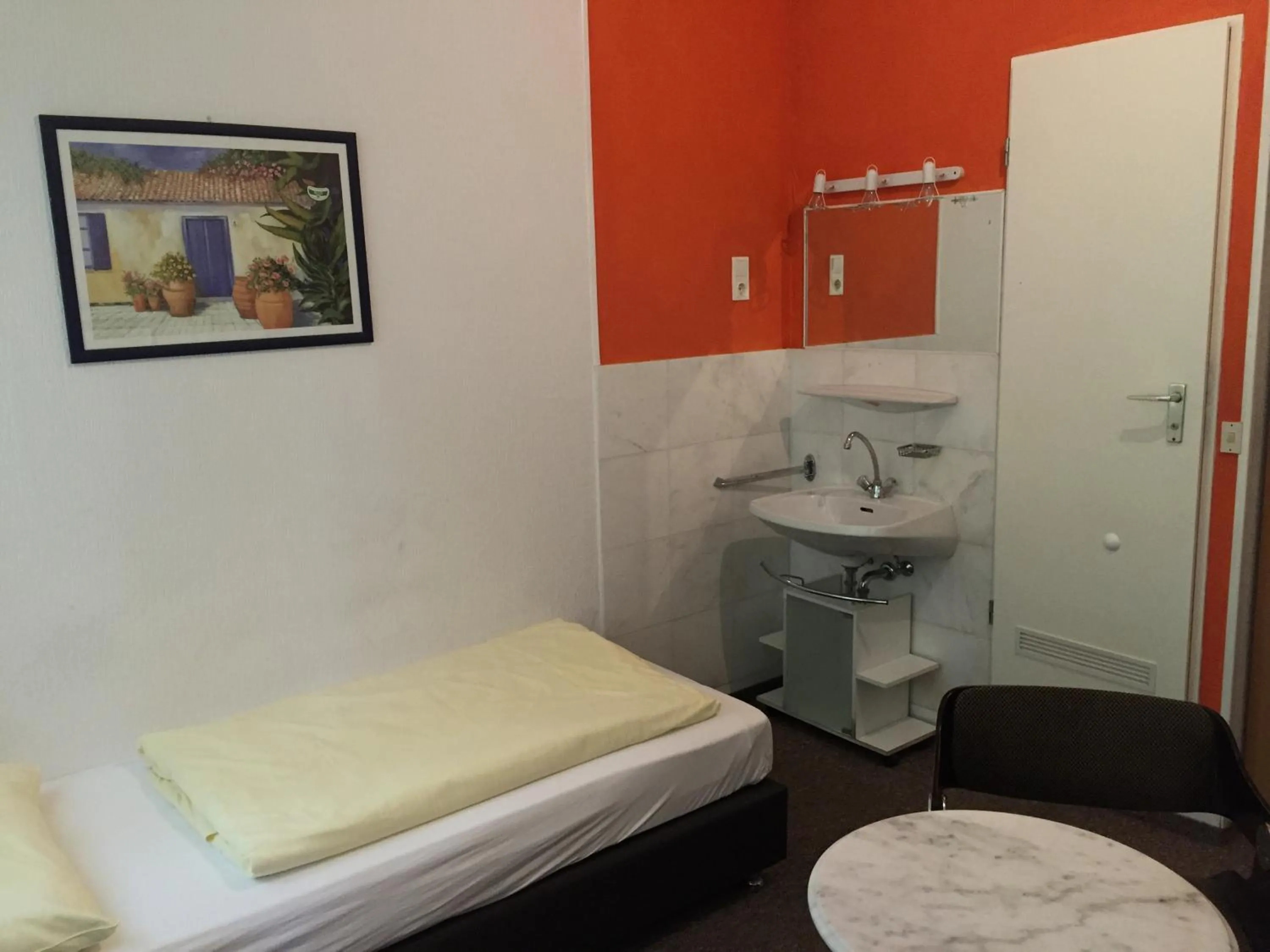 Bed in Jugendhotel Nürnberg