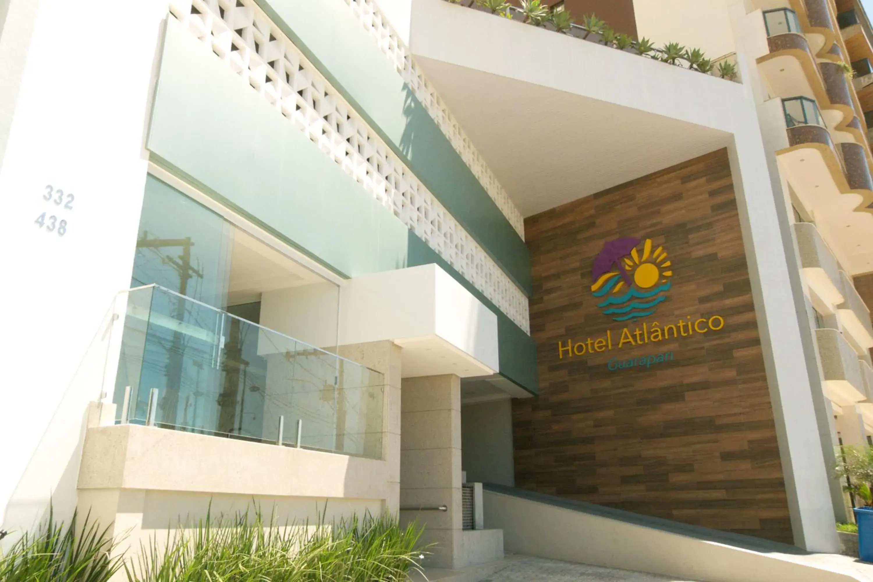 Facade/entrance in Hotel Atlântico Facade/entrance in Hotel Atlântico