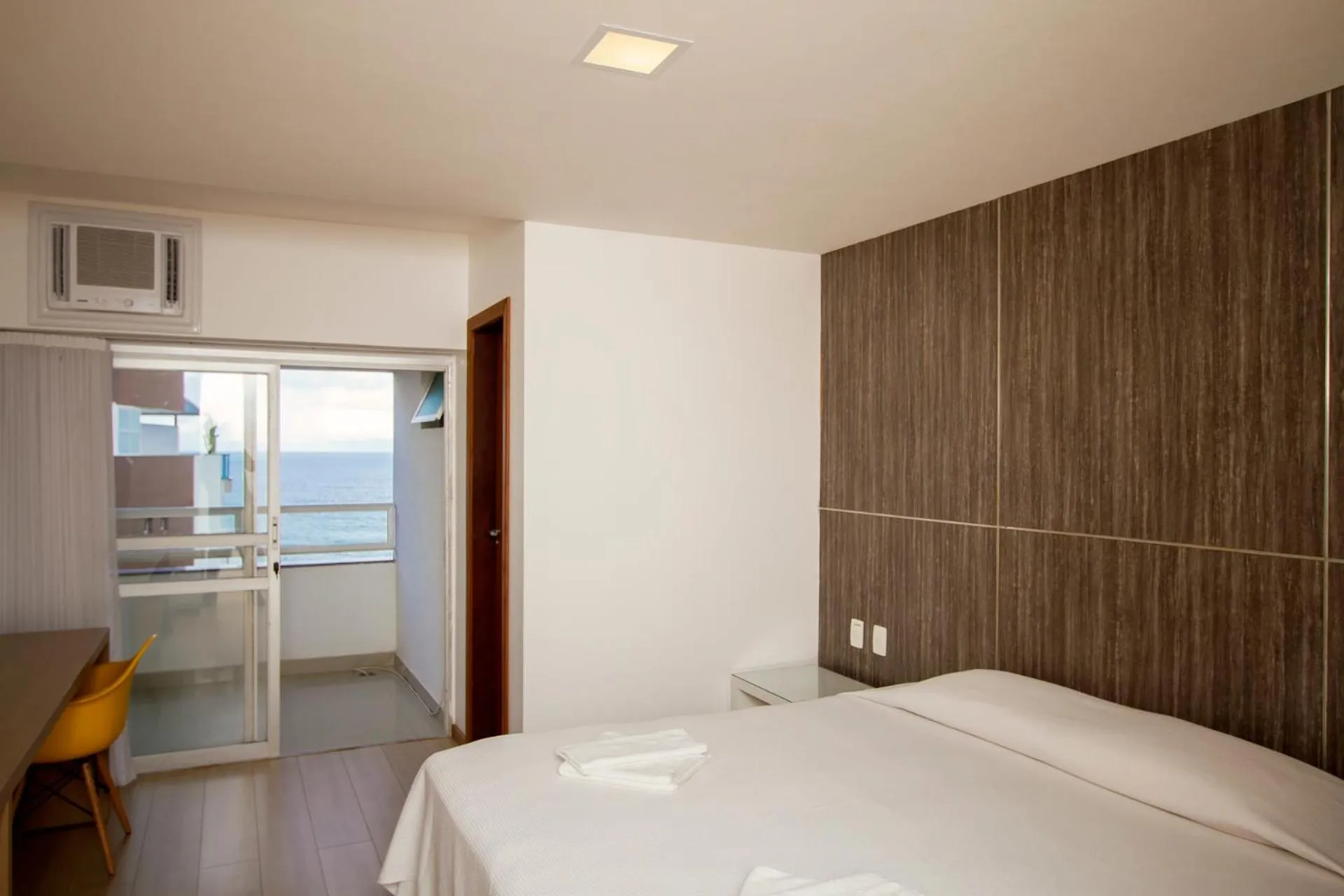 Bed in Hotel Atlântico