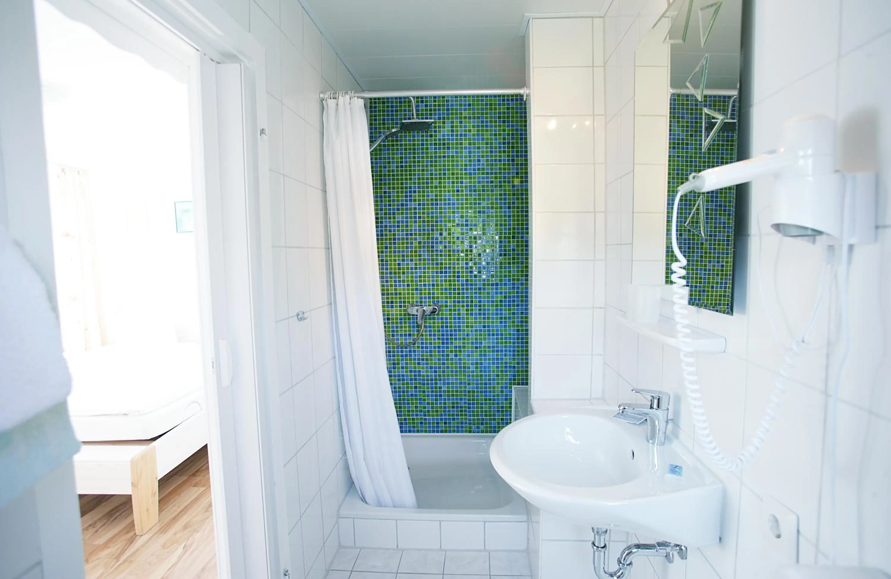 Single Room with Bathroom - single occupancy in Garni Hotel Bodden