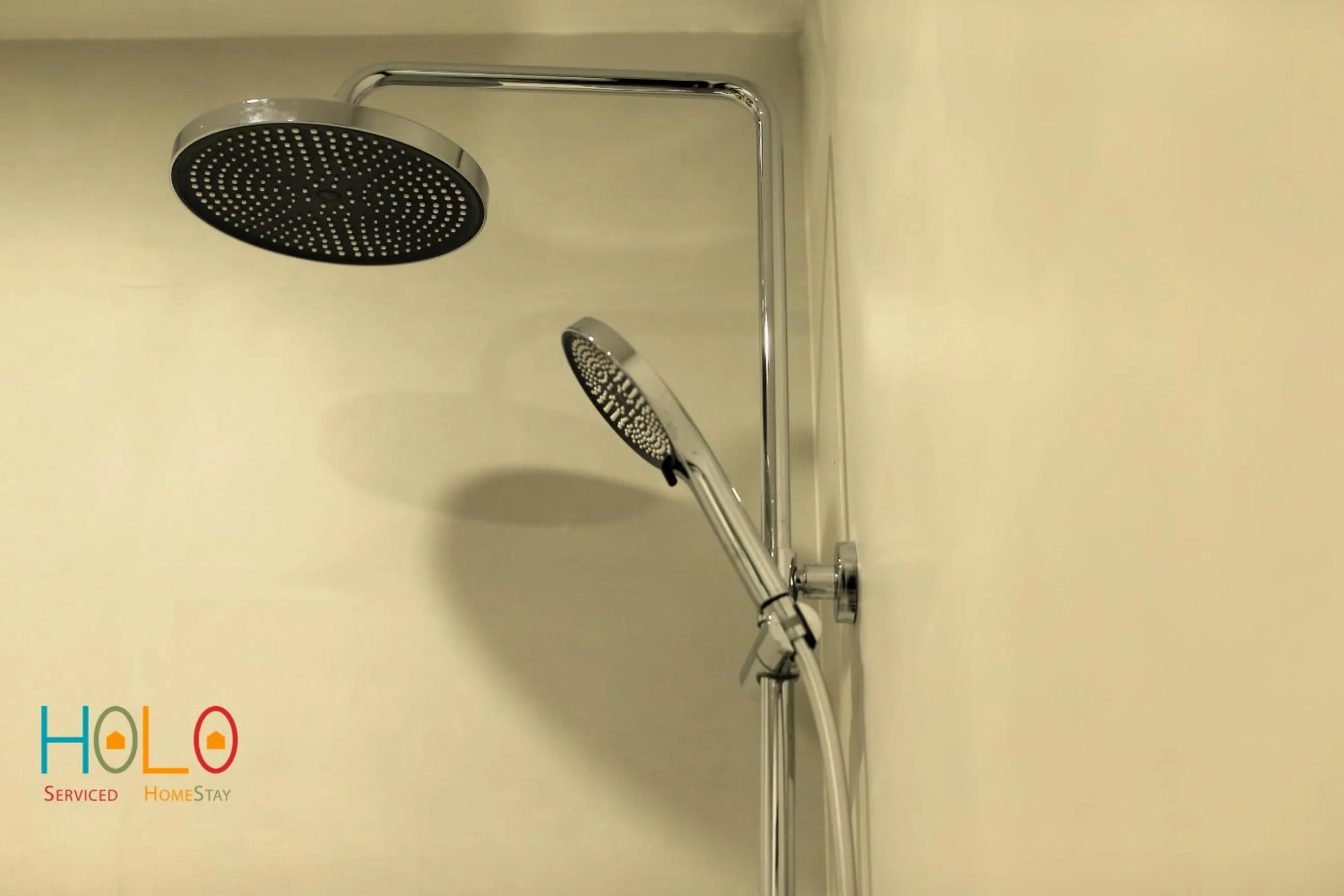 Shower in HoLo Ba Dinh Hanoi - Serviced HomeStay