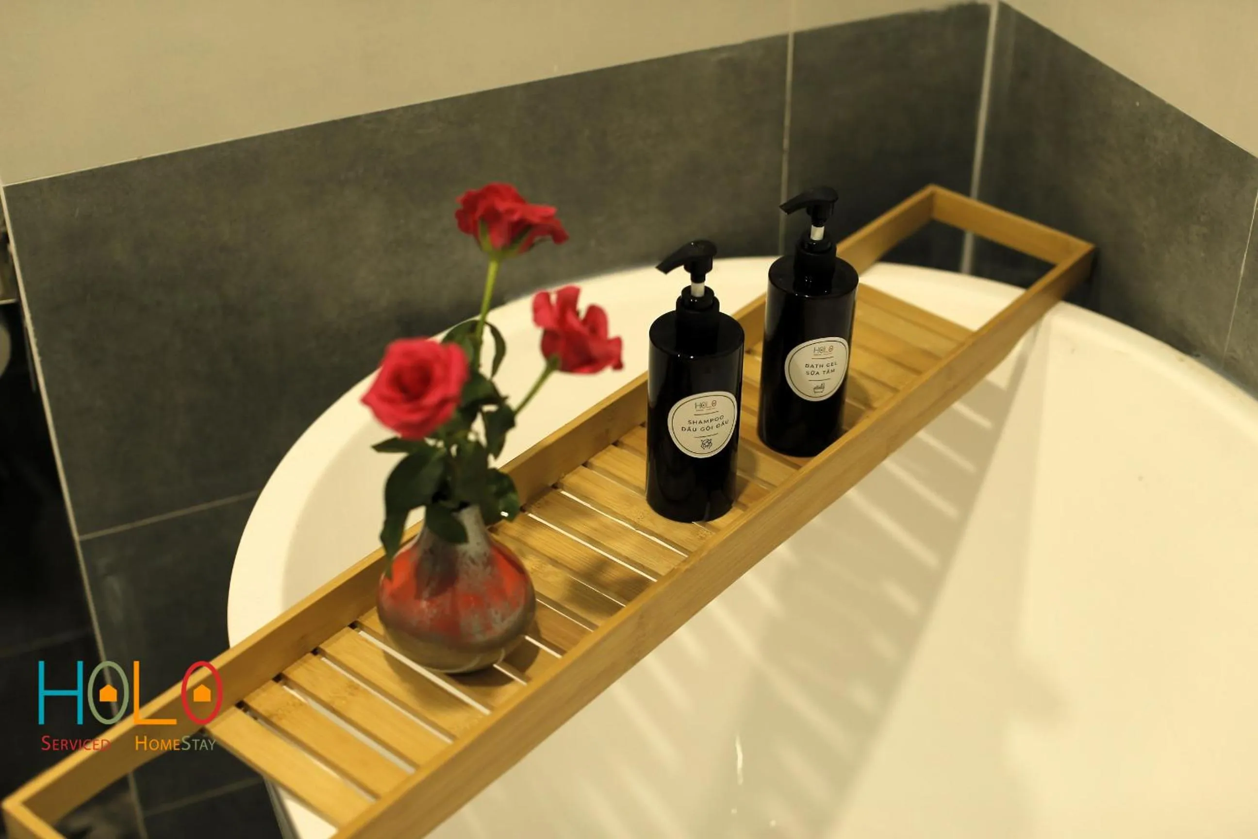 Bathroom in HoLo Ba Dinh Hanoi - Serviced HomeStay