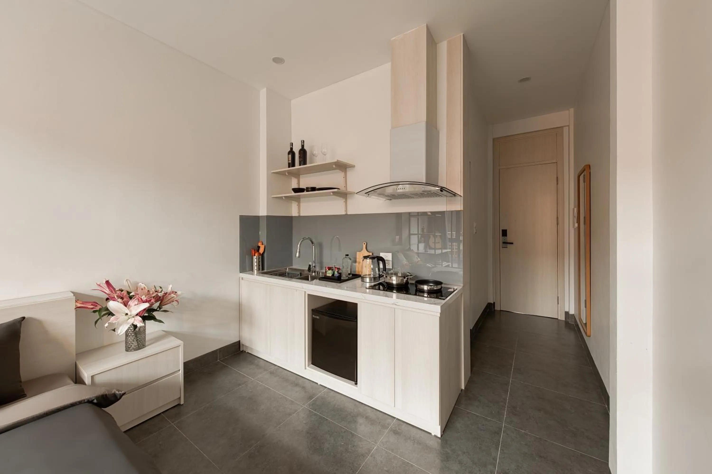 Kitchen or kitchenette in HoLo Ba Dinh Hanoi - Serviced HomeStay