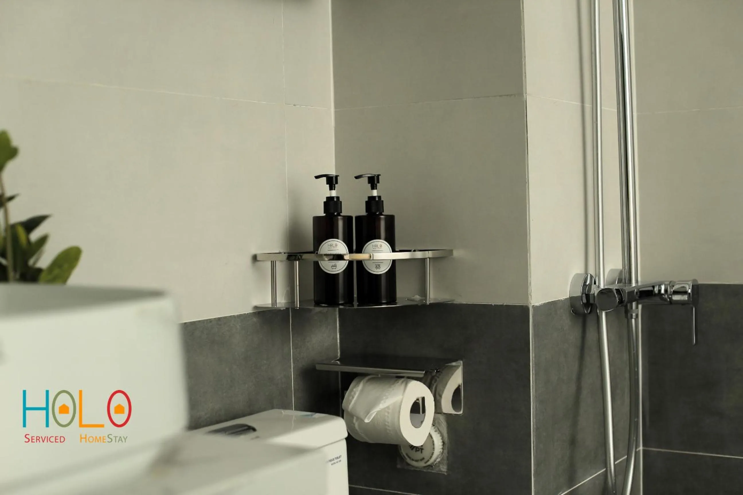 Shower in HoLo Ba Dinh Hanoi - Serviced HomeStay