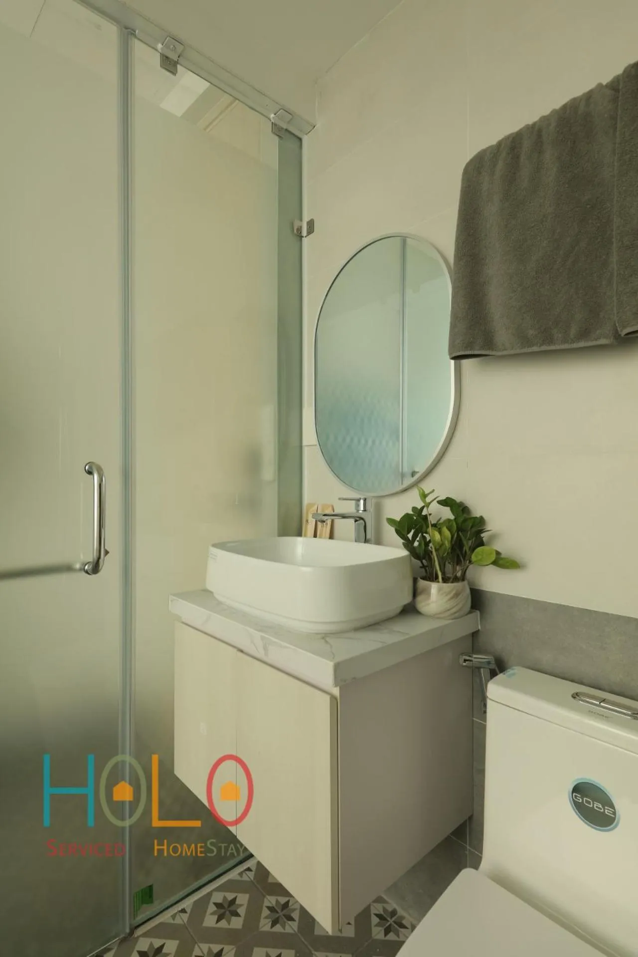 Shower in HoLo Ba Dinh Hanoi - Serviced HomeStay