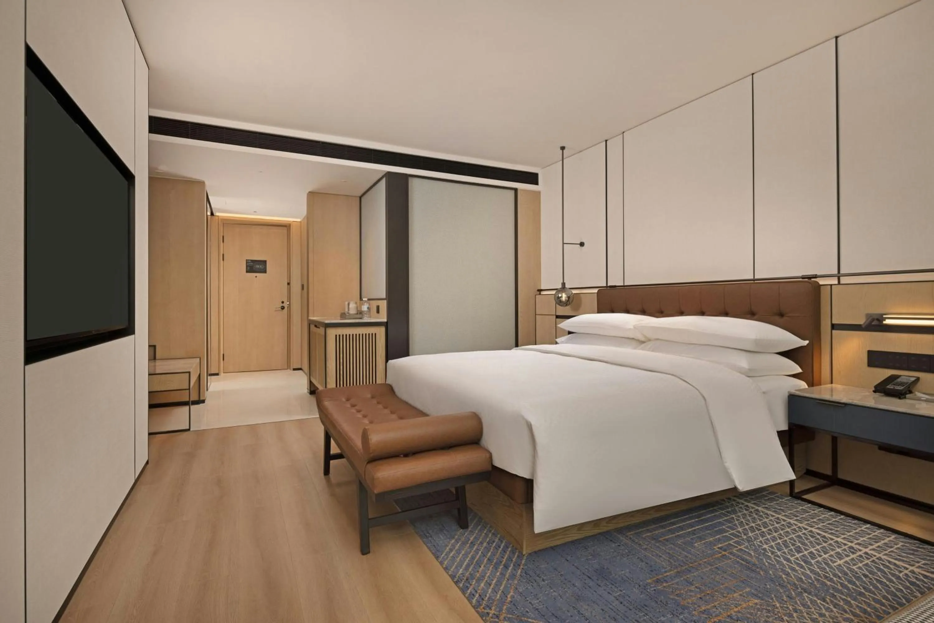 Photo of the whole room, Bed in Four Points by Sheraton Mianyang