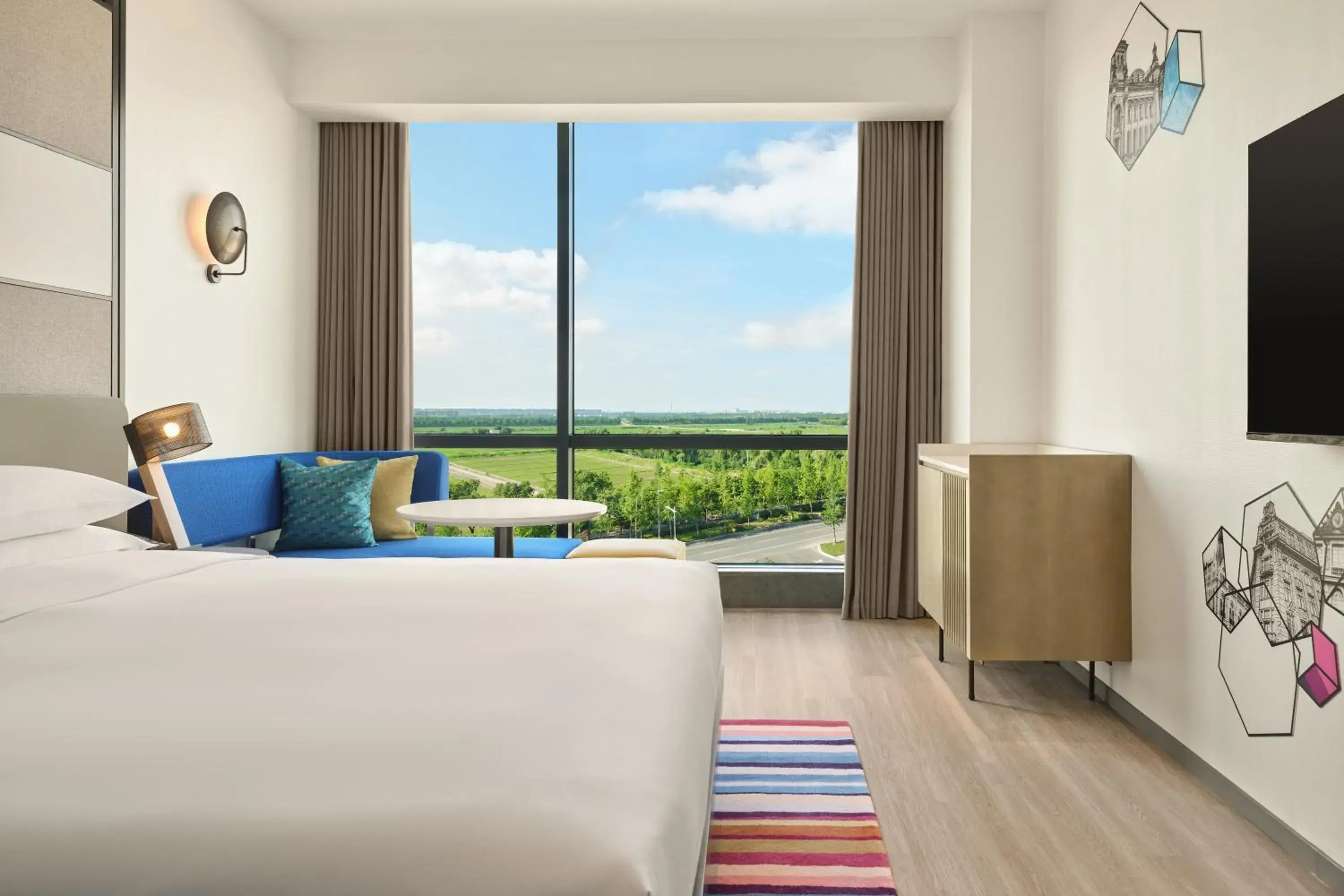 King Room with City View in Aloft by Marriott Kunshan Dianshan Lake King Room with City View in Aloft by Marriott Kunshan Dianshan Lake