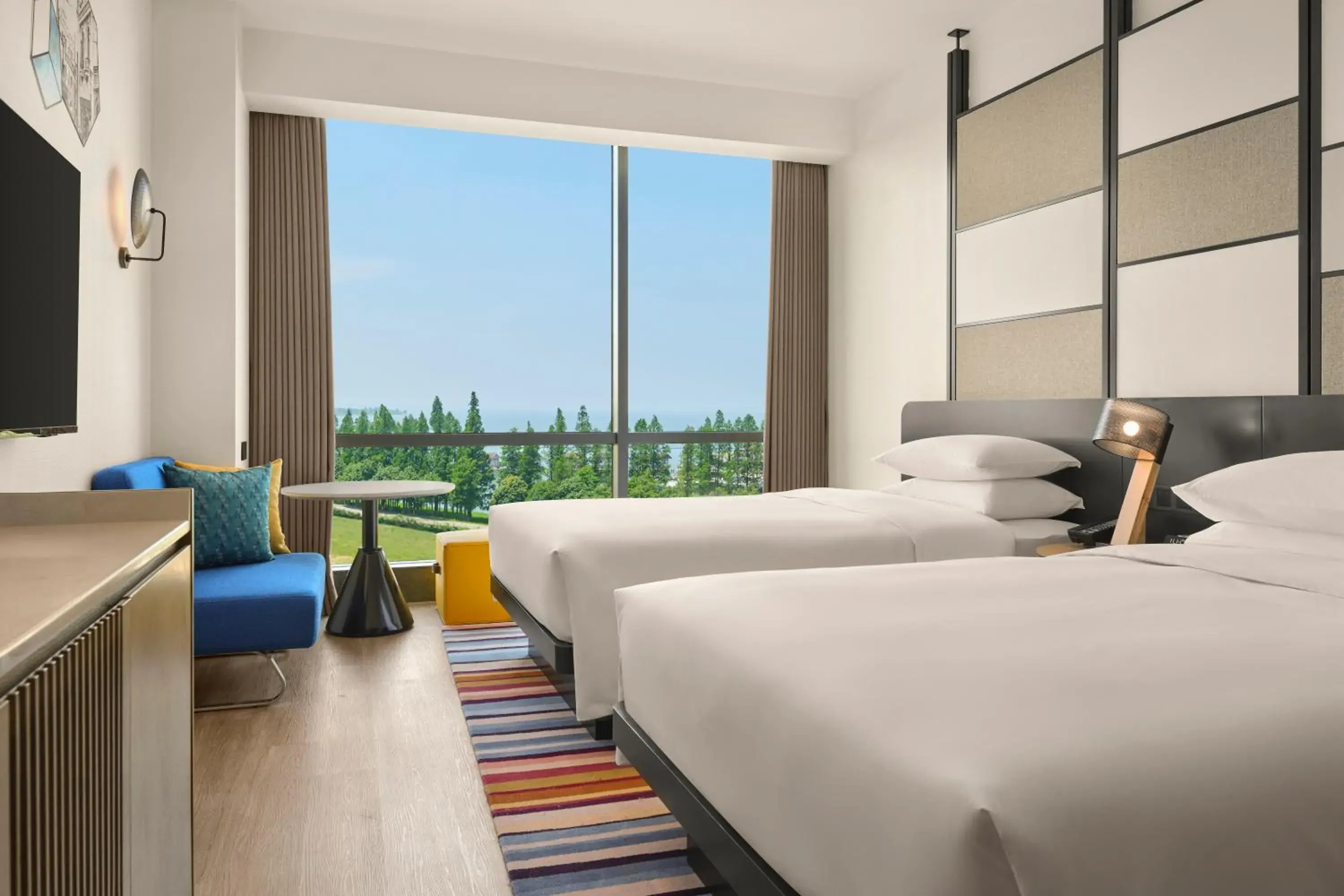 Double Room with Two Double Beds and Lake View in Aloft by Marriott Kunshan Dianshan Lake Double Room with Two Double Beds and Lake View in Aloft by Marriott Kunshan Dianshan Lake
