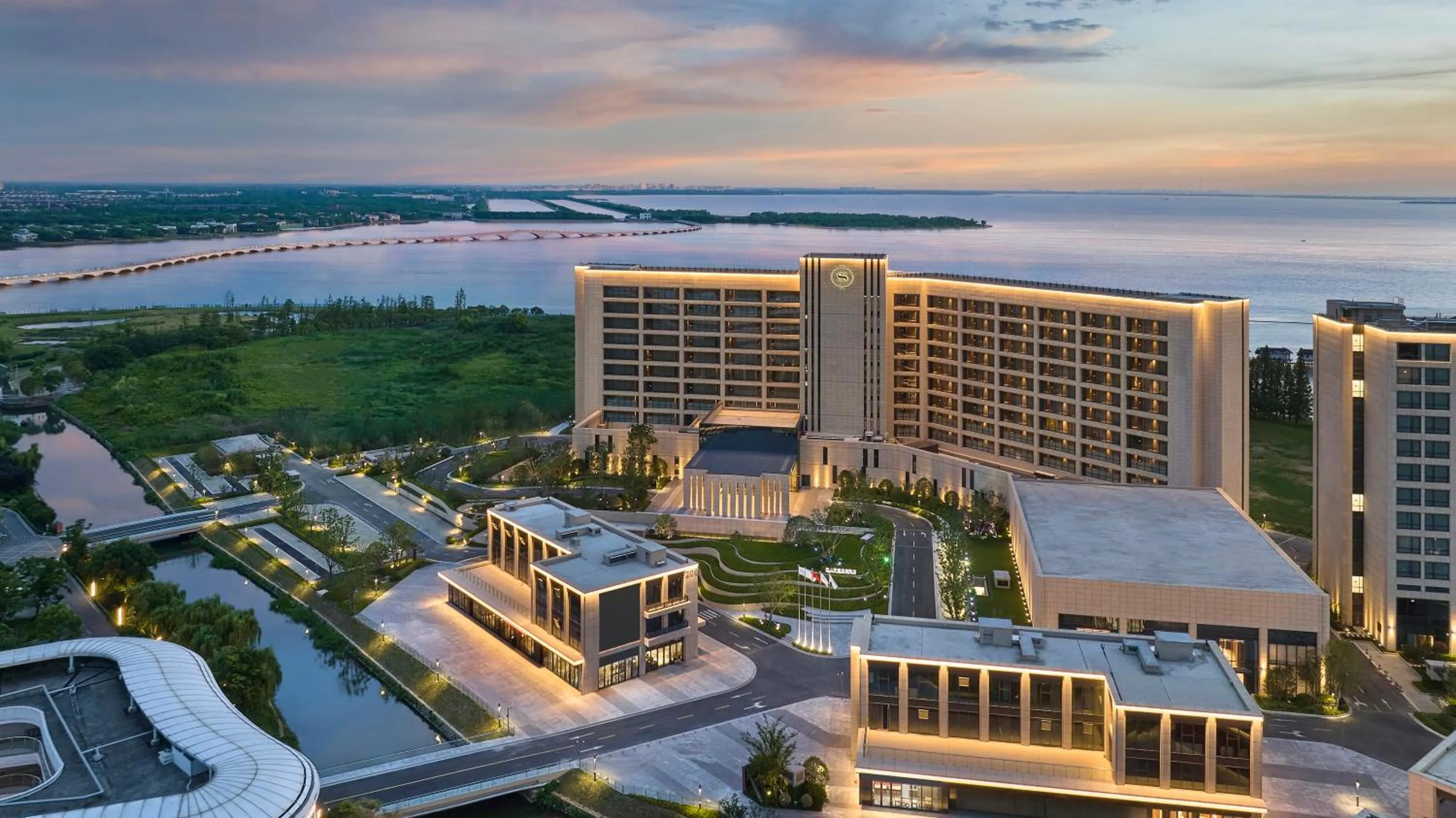 Property building in Sheraton Kunshan Dianshan Lake