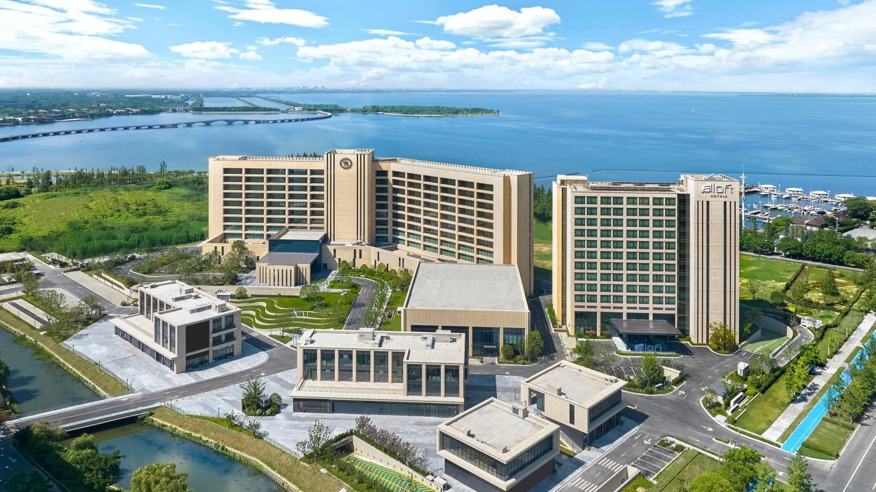 Property building in Sheraton Kunshan Dianshan Lake