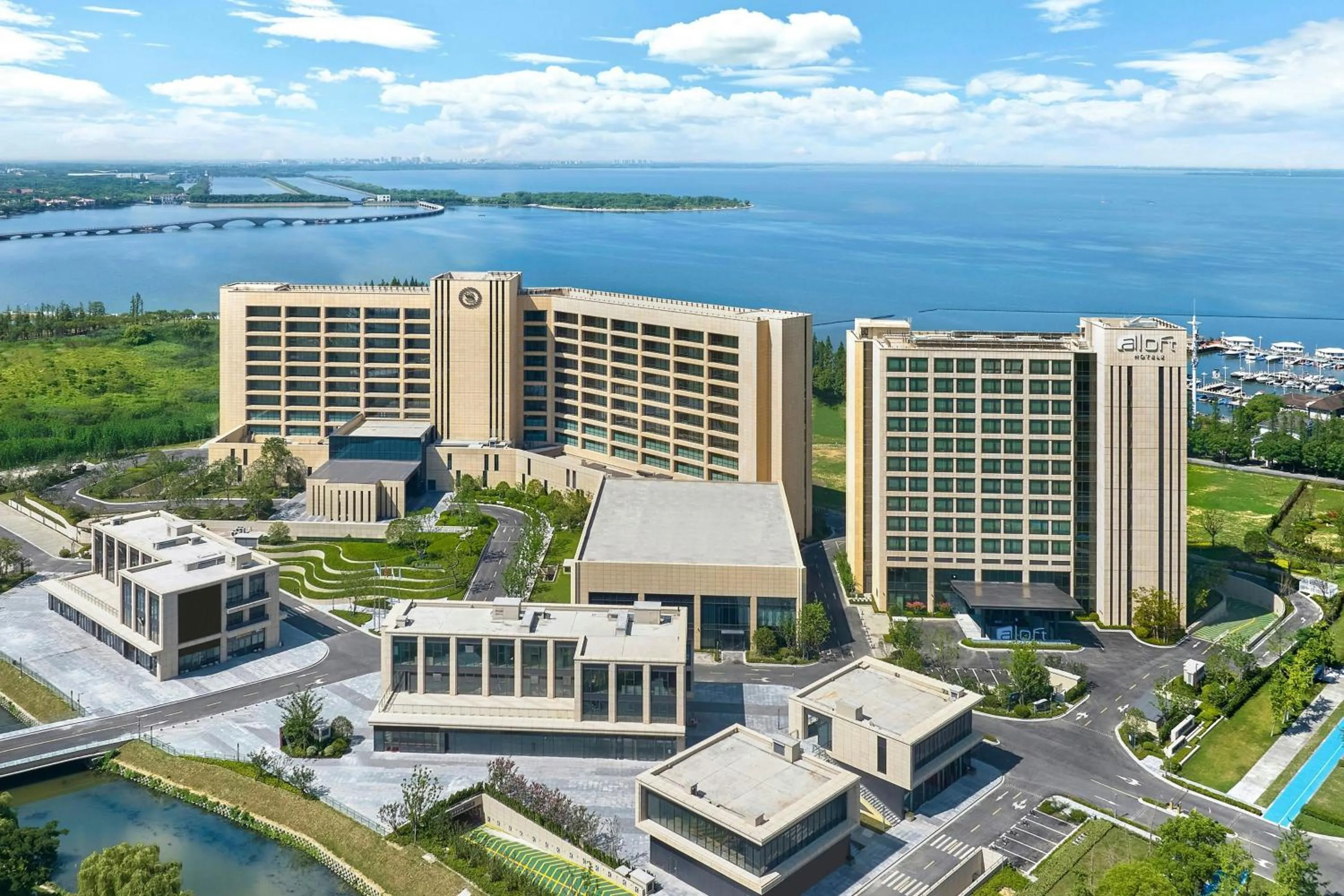 Property building in Sheraton Kunshan Dianshan Lake