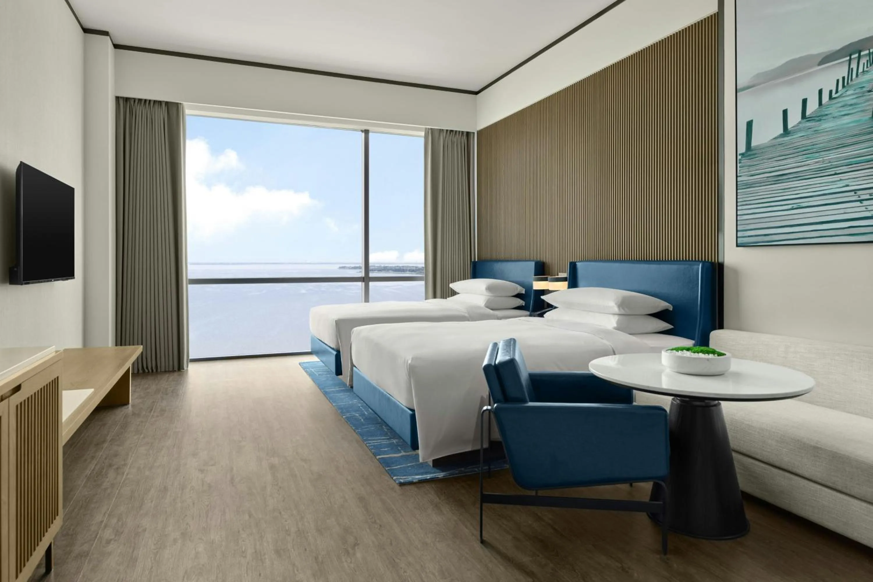 Photo of the whole room, Bed in Sheraton Kunshan Dianshan Lake