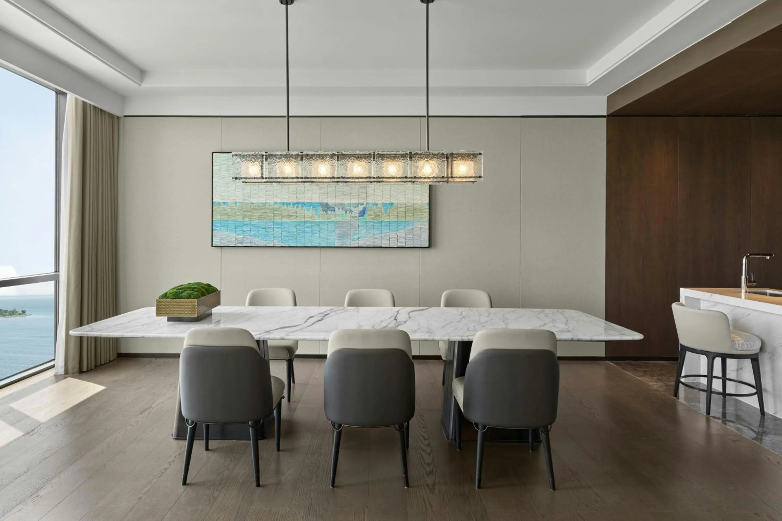 Photo of the whole room in Sheraton Kunshan Dianshan Lake