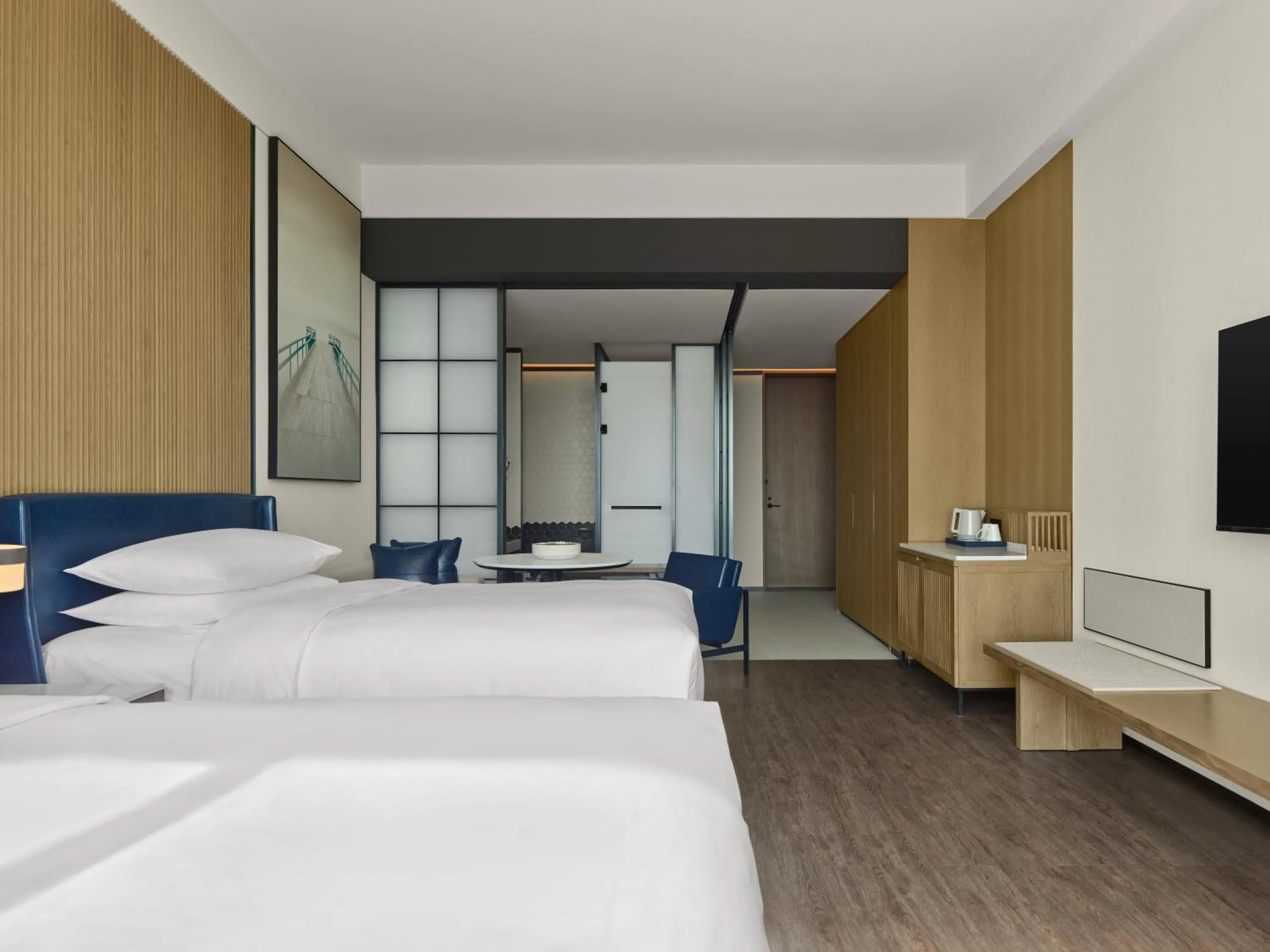 Photo of the whole room, Bed in Sheraton Kunshan Dianshan Lake