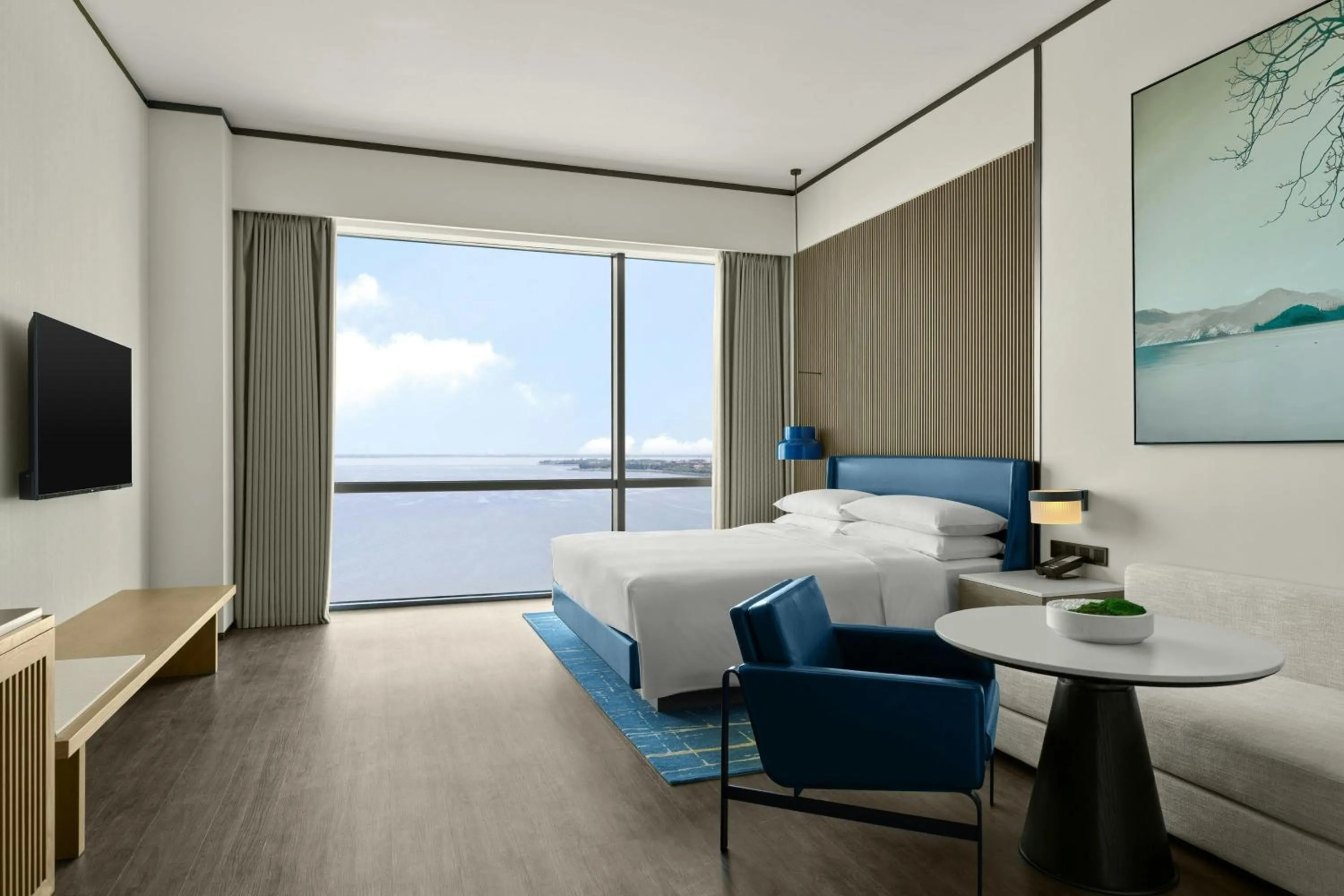 Photo of the whole room, Bed in Sheraton Kunshan Dianshan Lake