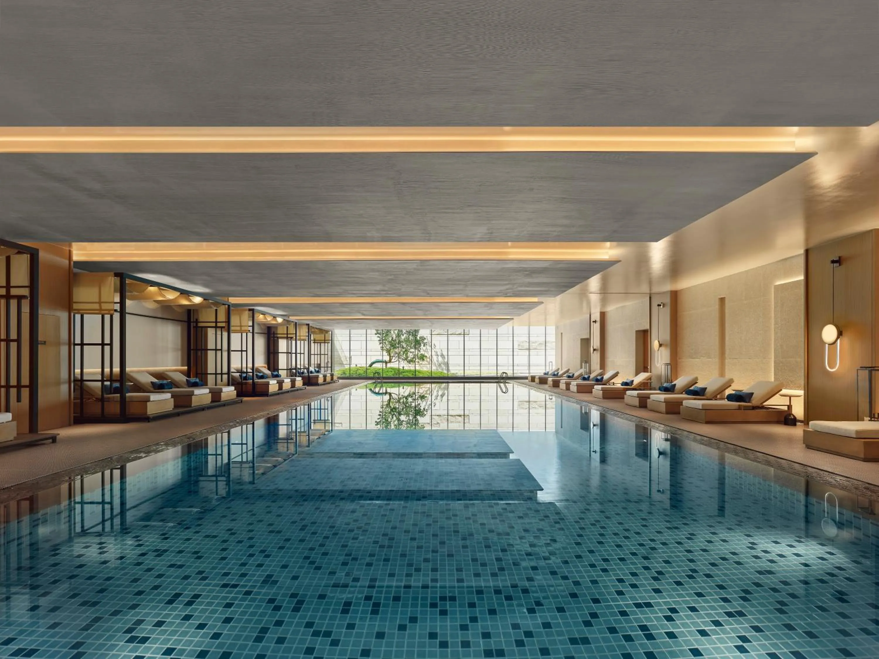 Swimming pool in Sheraton Kunshan Dianshan Lake