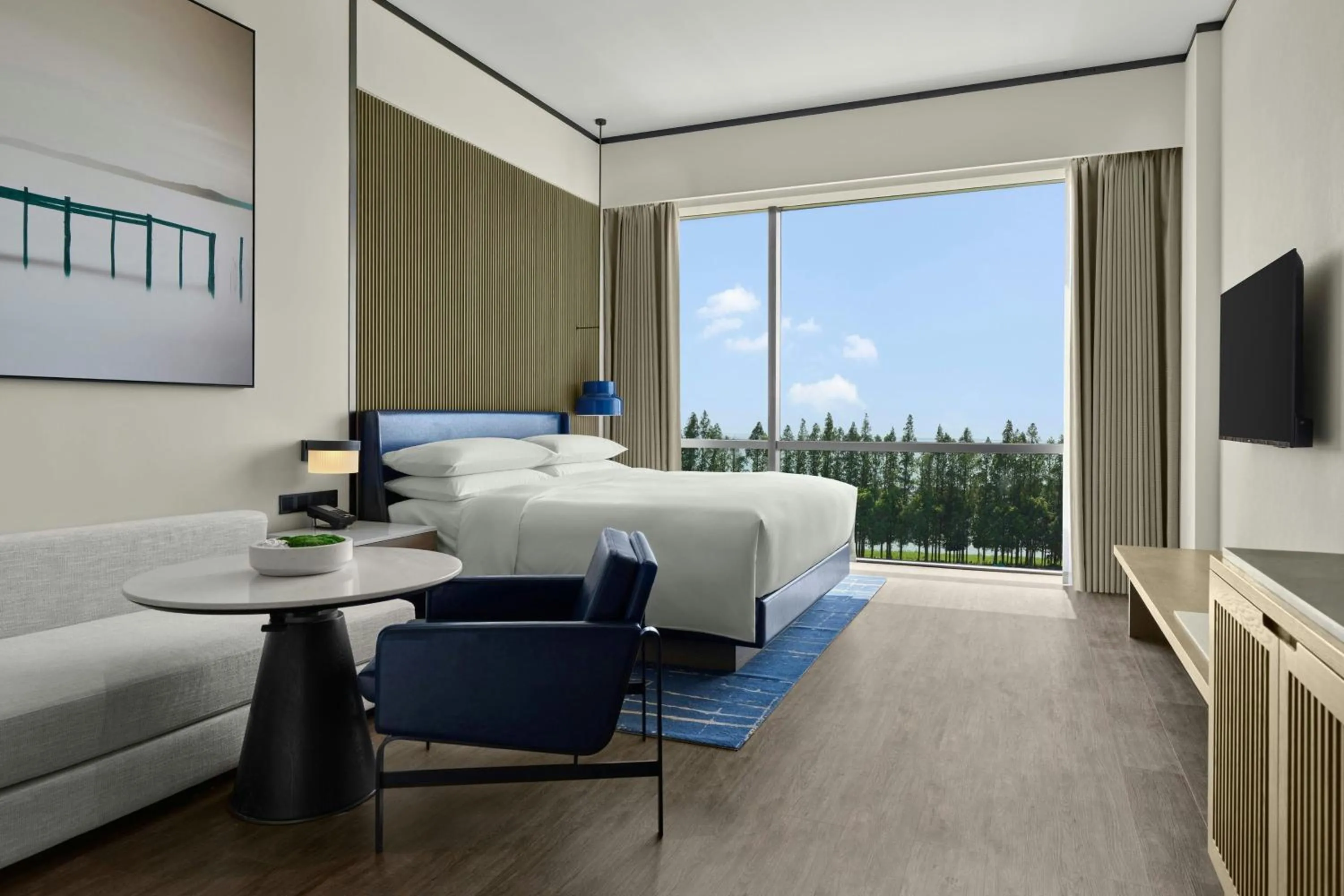 Photo of the whole room, Bed in Sheraton Kunshan Dianshan Lake