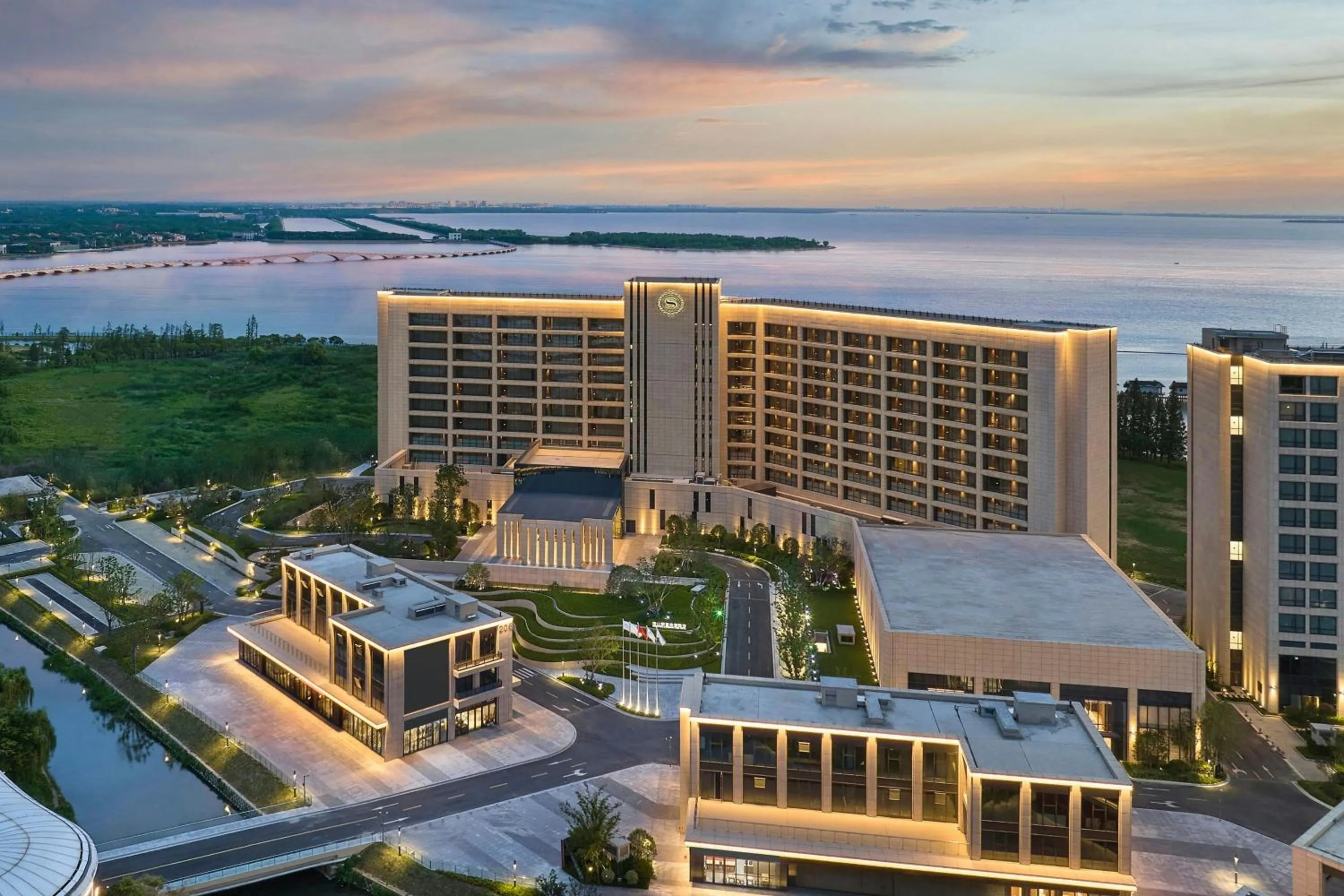 Property building in Sheraton Kunshan Dianshan Lake