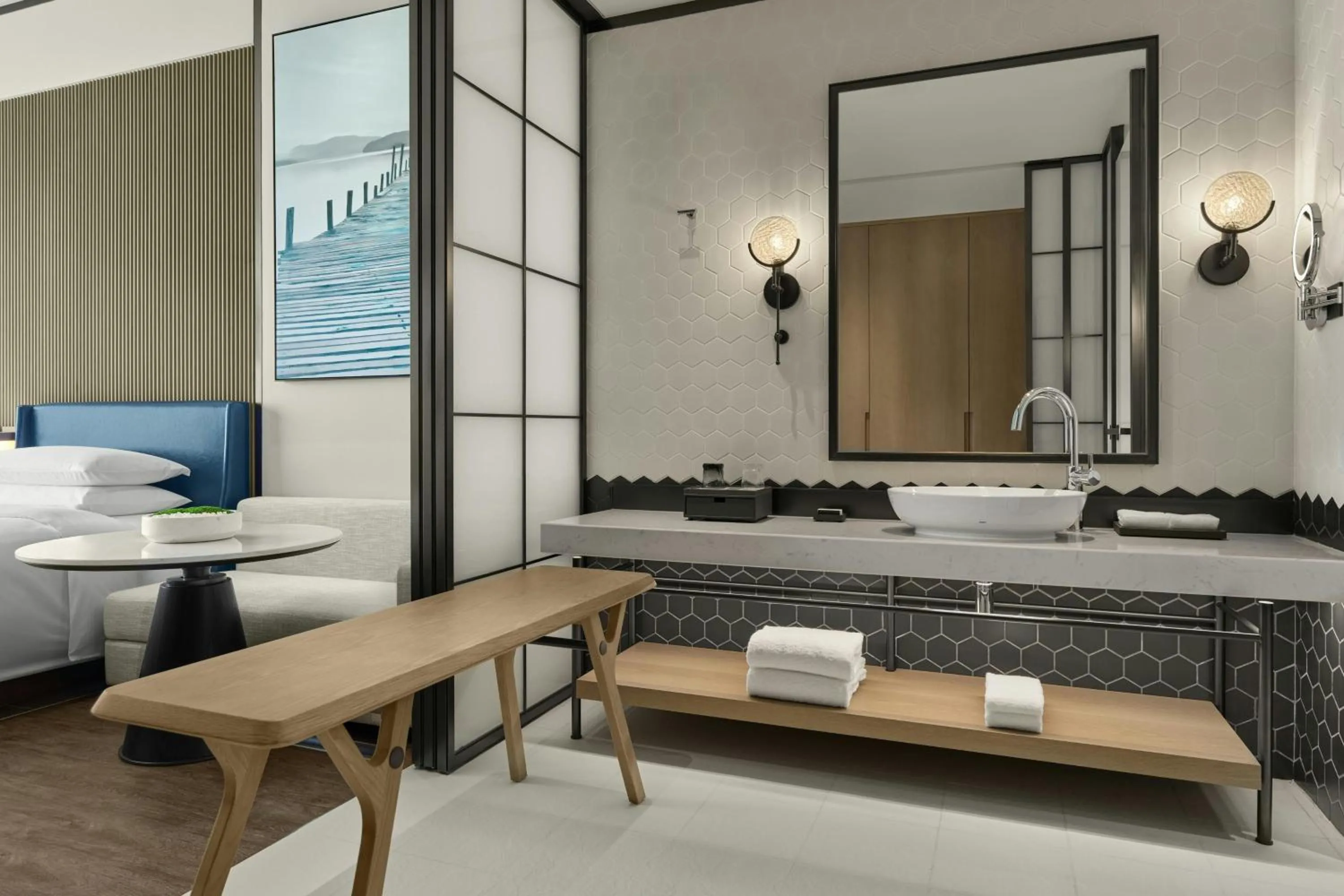 Bathroom, Bed in Sheraton Kunshan Dianshan Lake