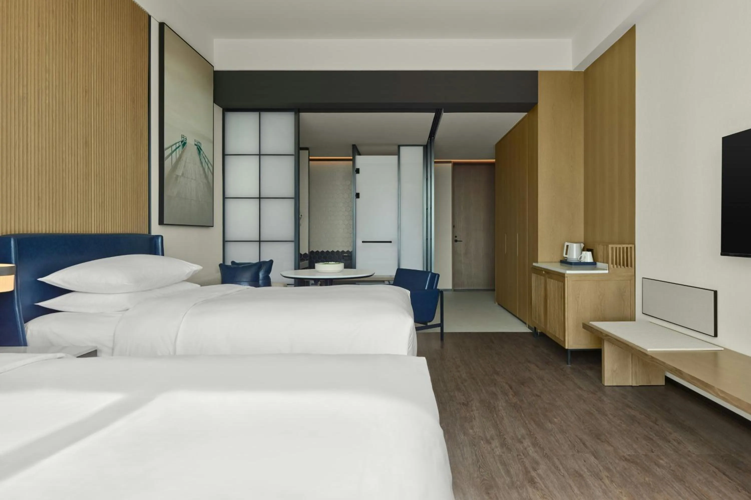Photo of the whole room, Bed in Sheraton Kunshan Dianshan Lake