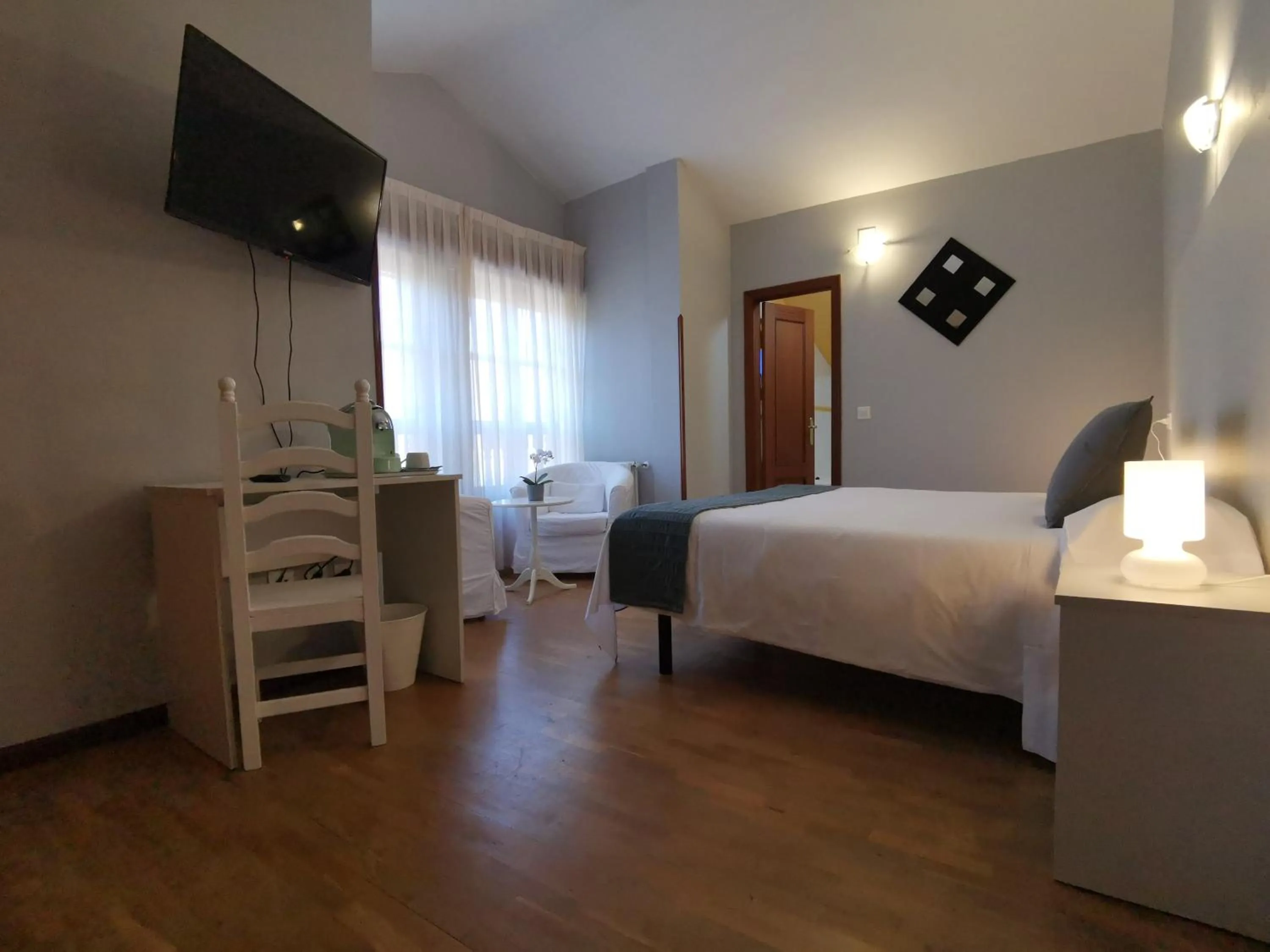 Bedroom, Bed in Hotel El Trasgu