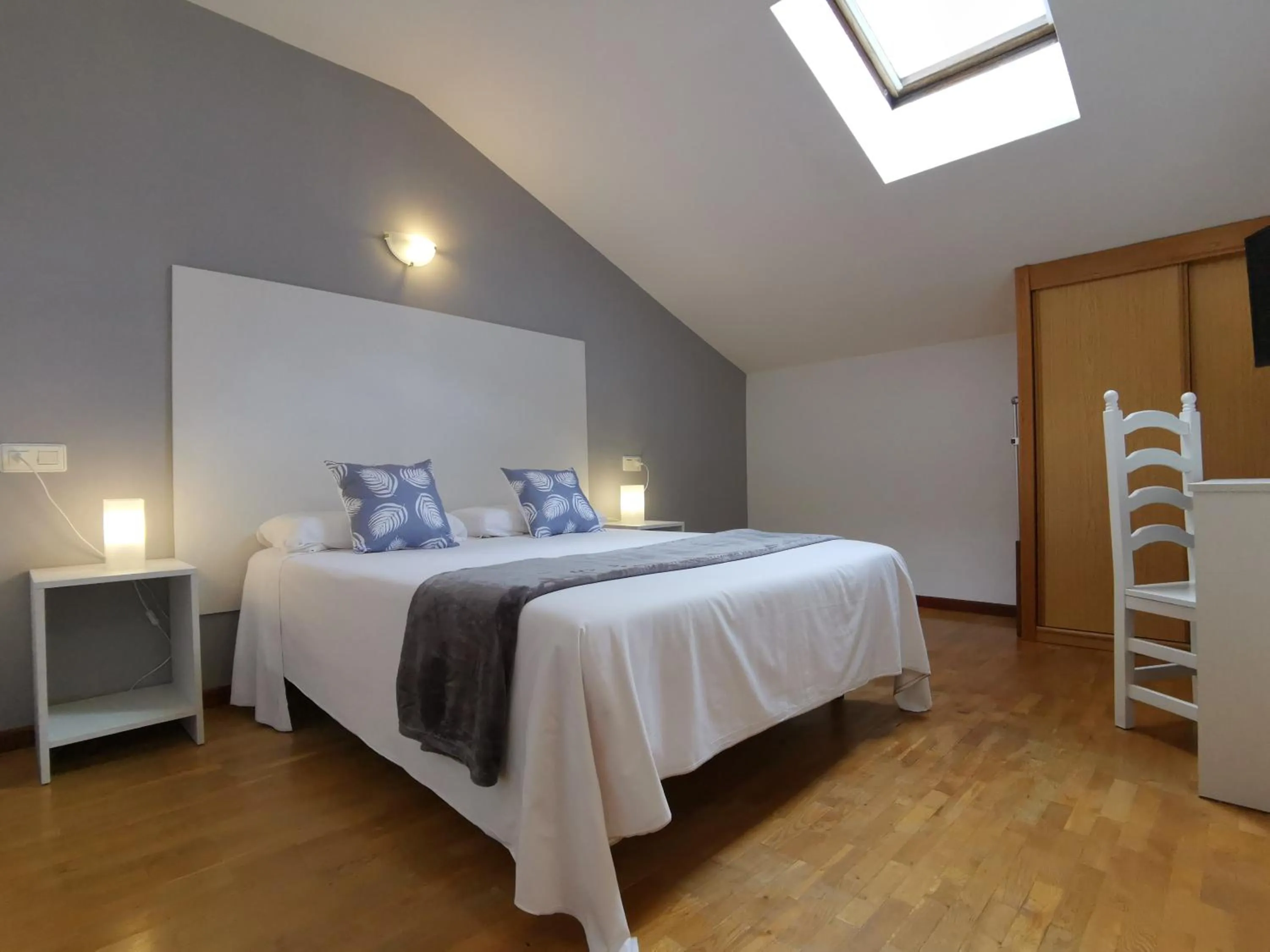 Bedroom, Bed in Hotel El Trasgu