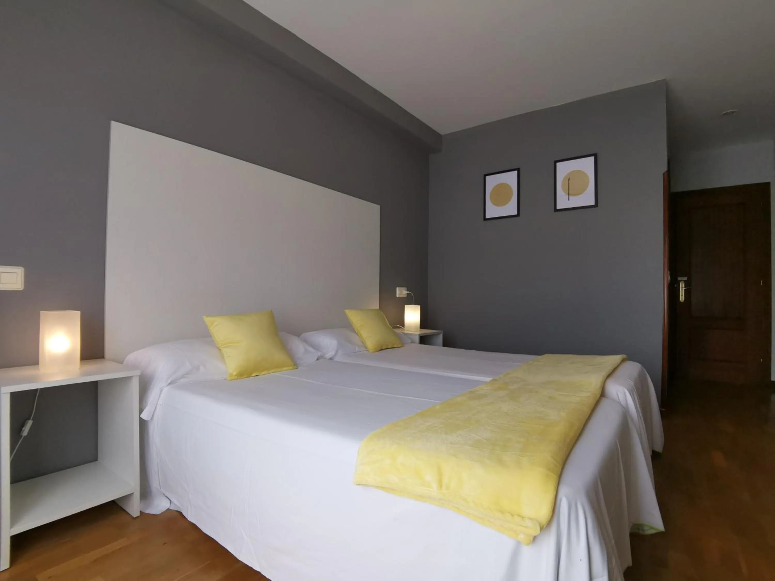 Bedroom, Bed in Hotel El Trasgu