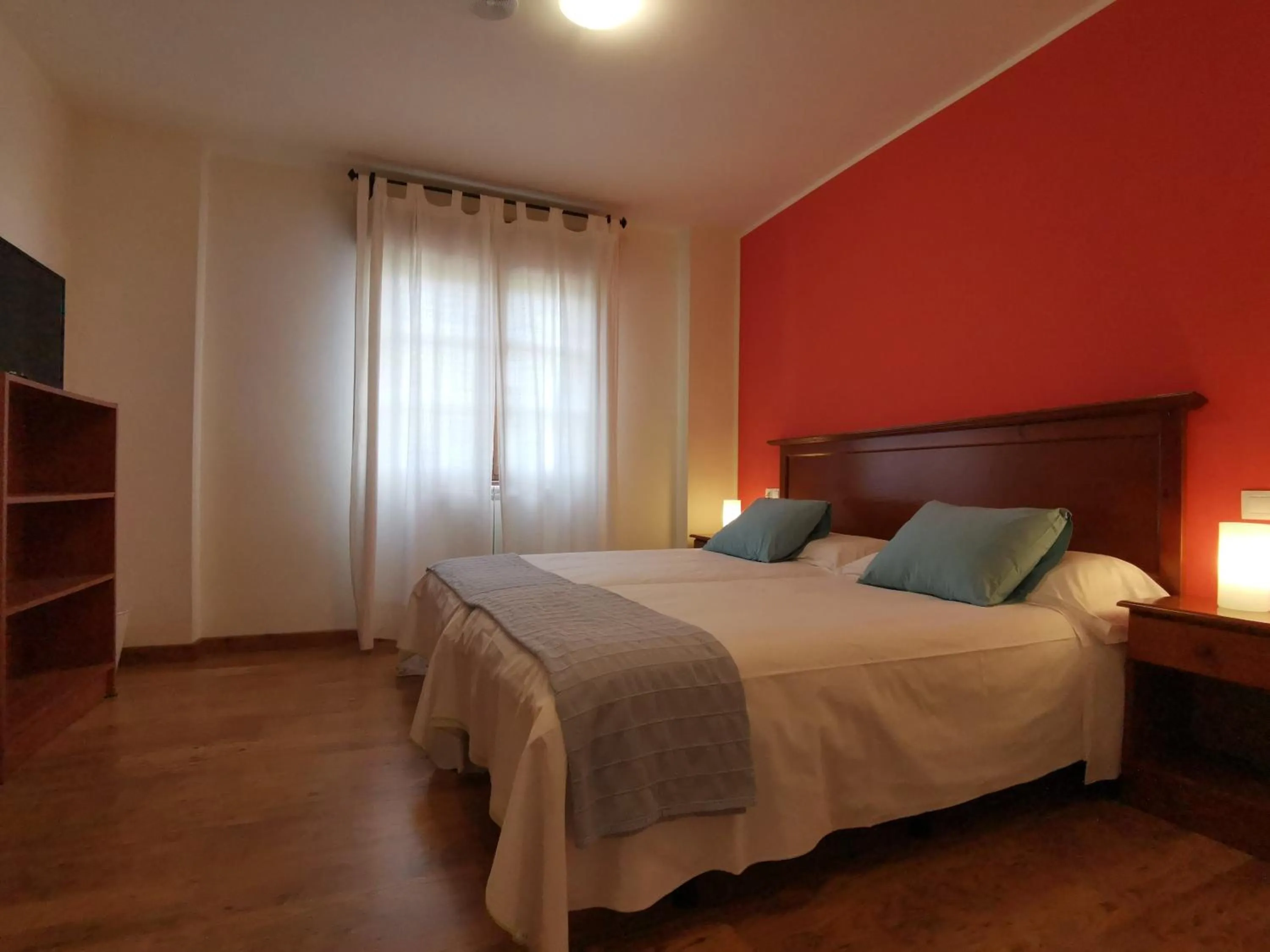 Bedroom, Bed in Hotel El Trasgu