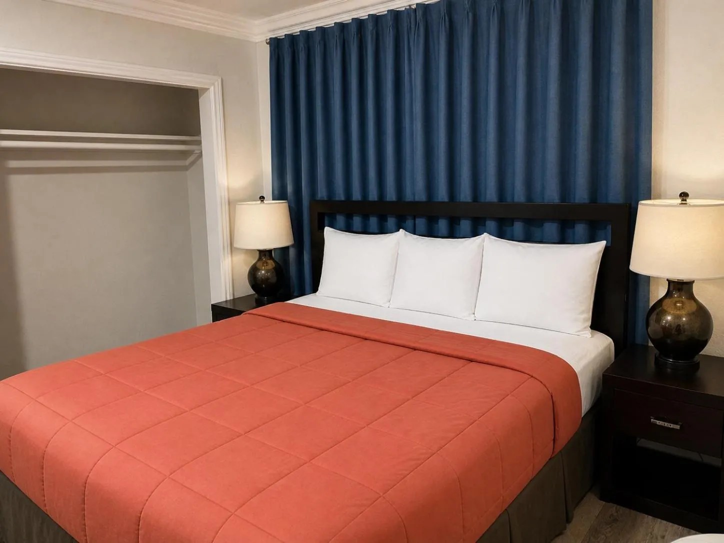 Bed in The Atlas Inn & Suites LAX