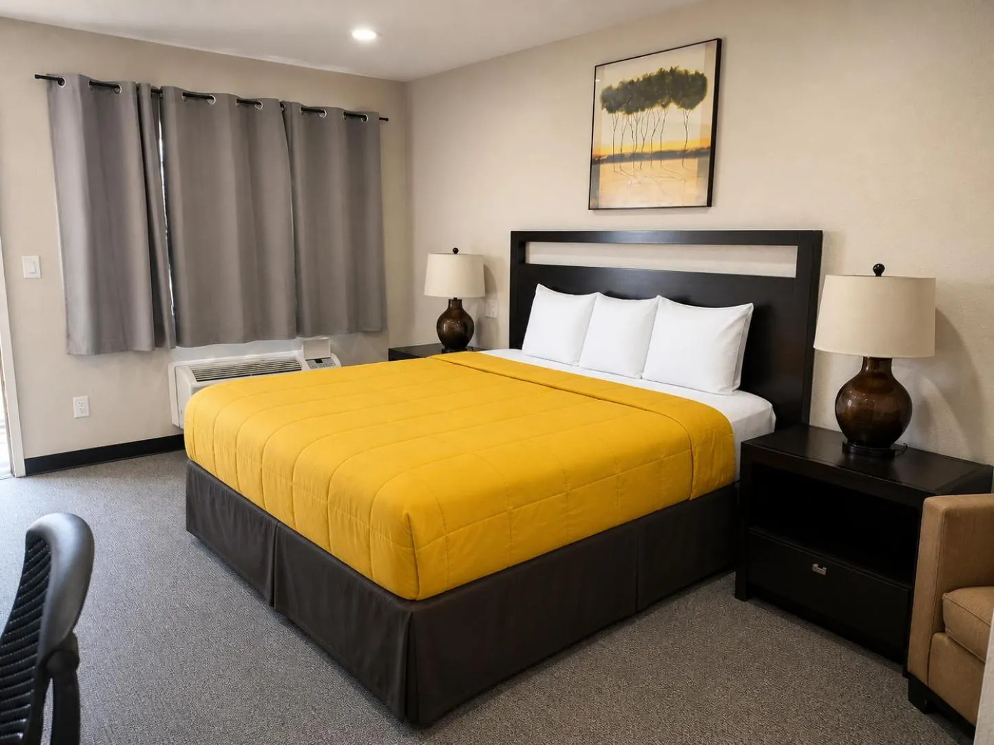 Bed in The Atlas Inn & Suites LAX