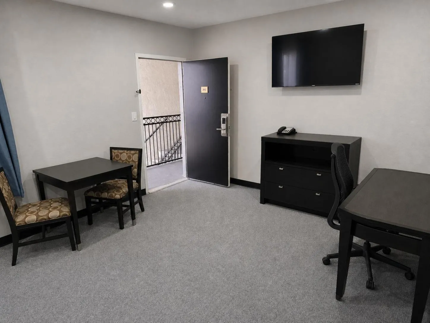 Living room in The Atlas Inn & Suites LAX