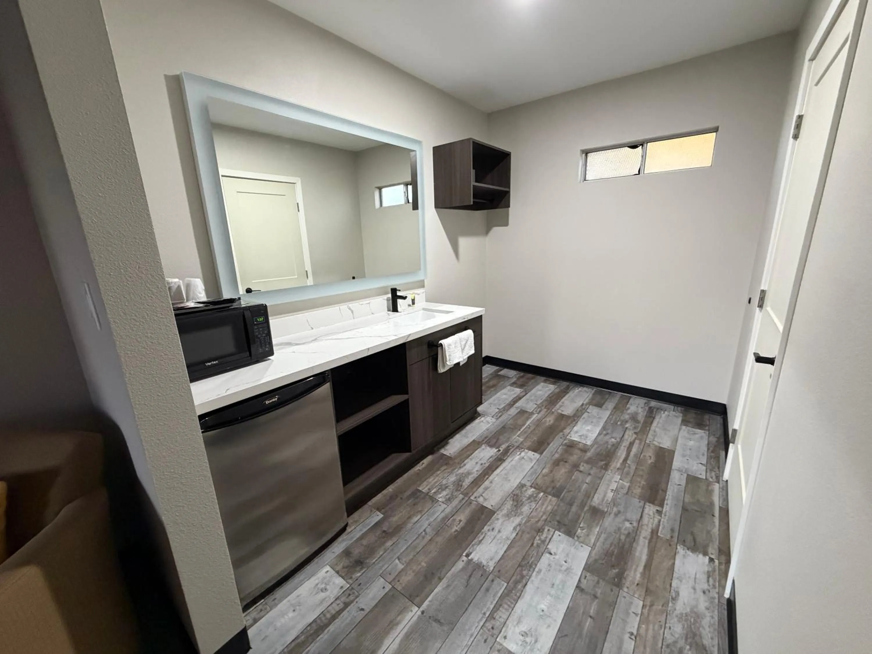Bathroom in The Atlas Inn & Suites LAX