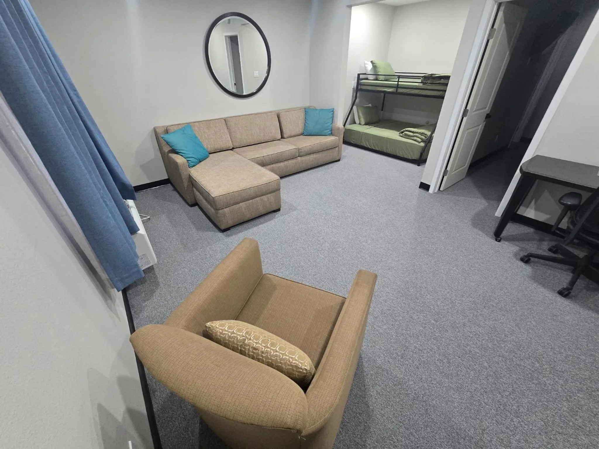 Living room in The Atlas Inn & Suites LAX