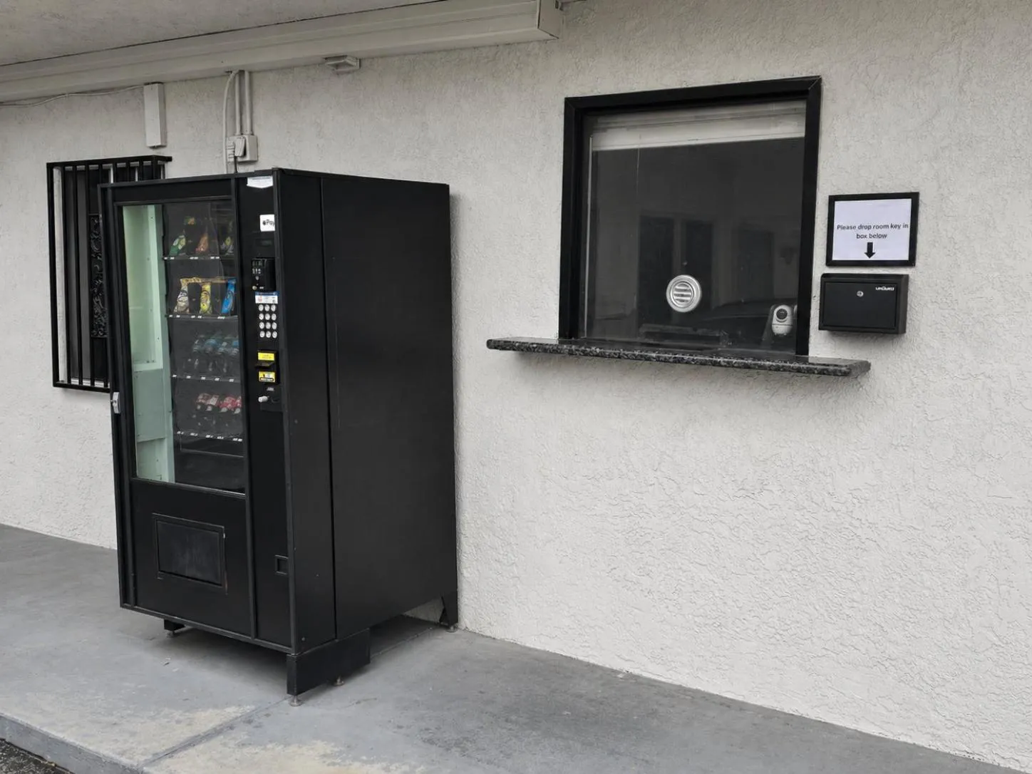vending machine in The Atlas Inn & Suites LAX