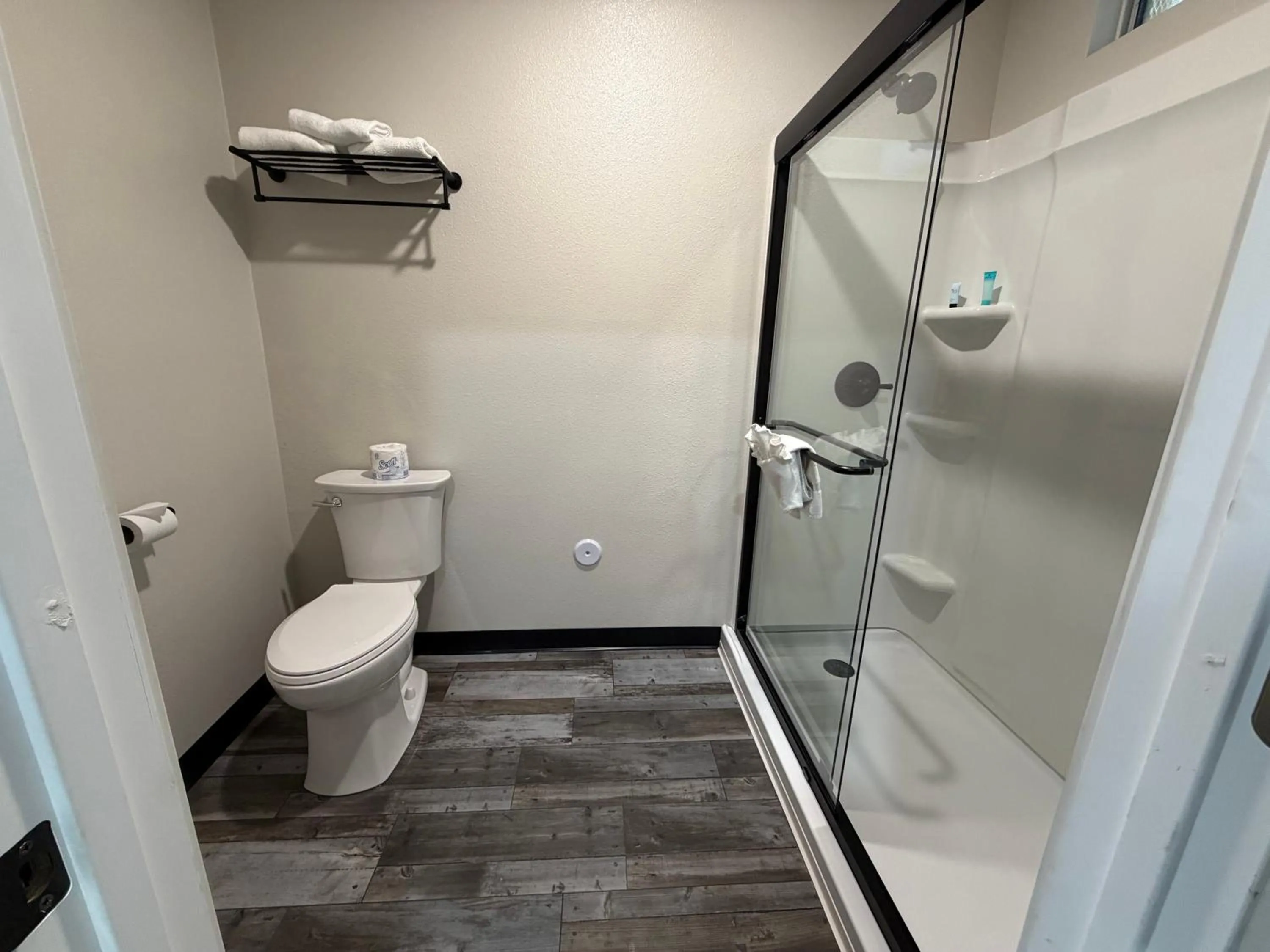 Shower in The Atlas Inn & Suites LAX