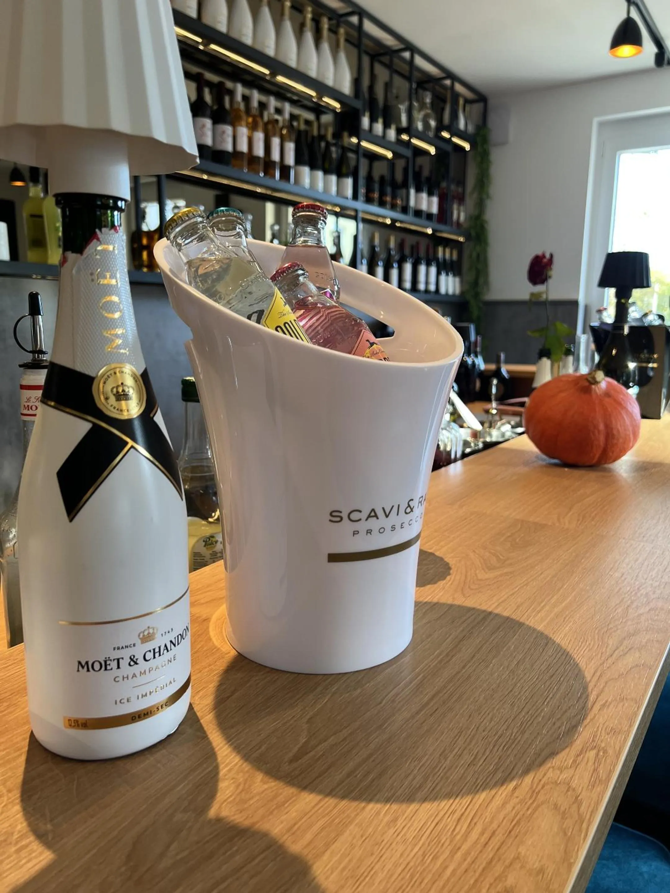 Dining area in Hotel Falken